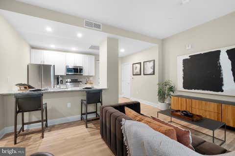 Condo For Rent - 1420 Chestnut Street #502<br/> PHILADELPHIA, PA 19102
