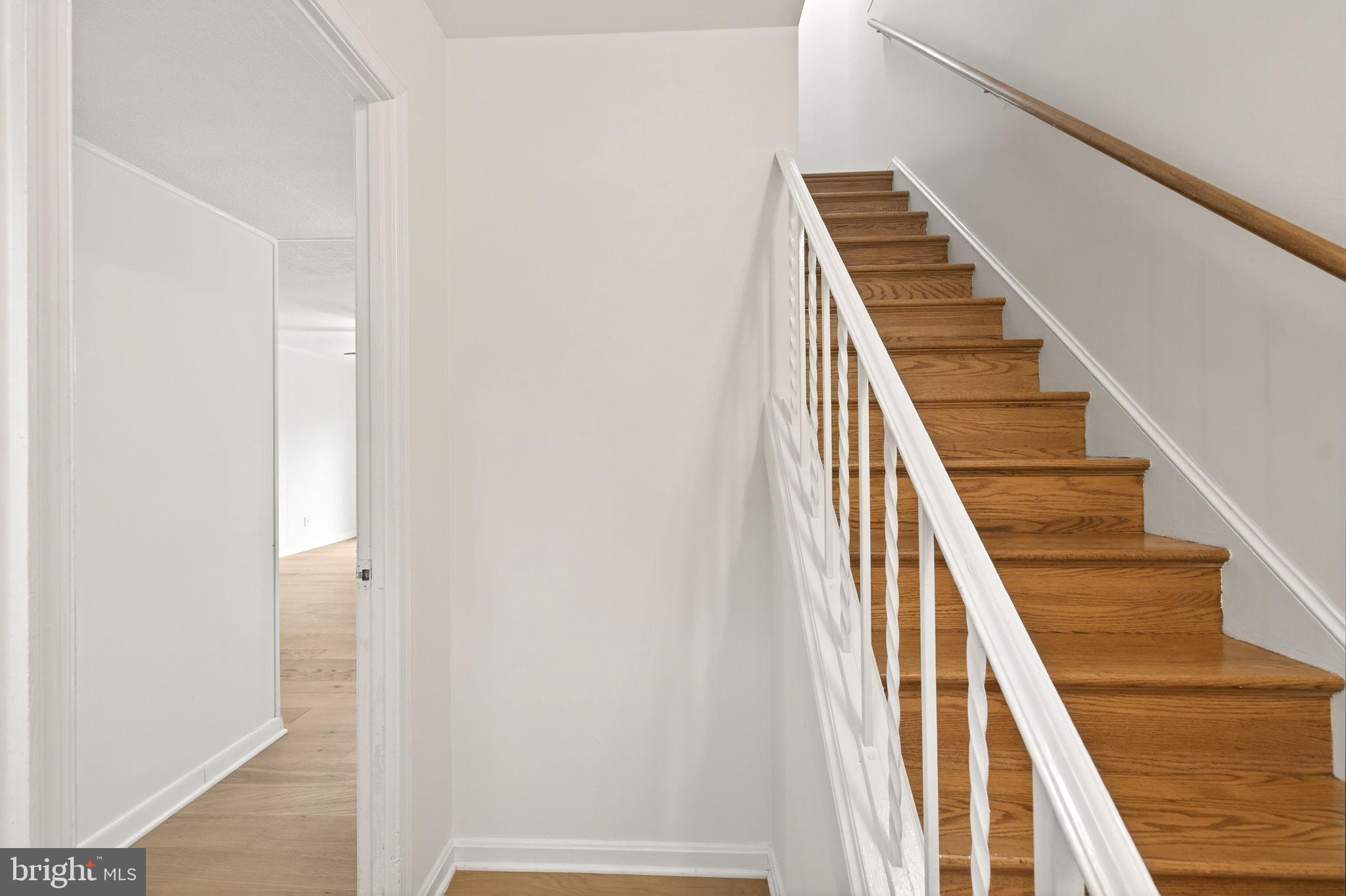 LONDON TOWNE - Residential