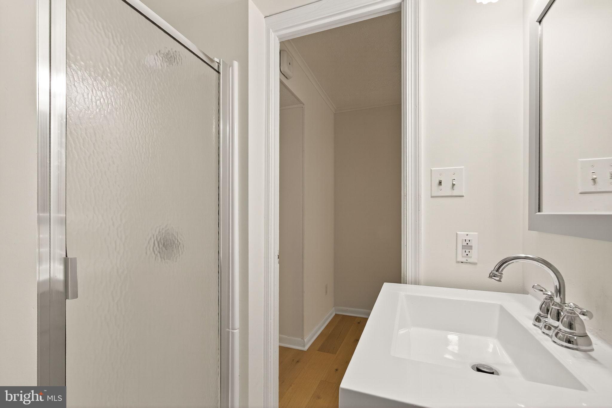 LONDON TOWNE - Residential