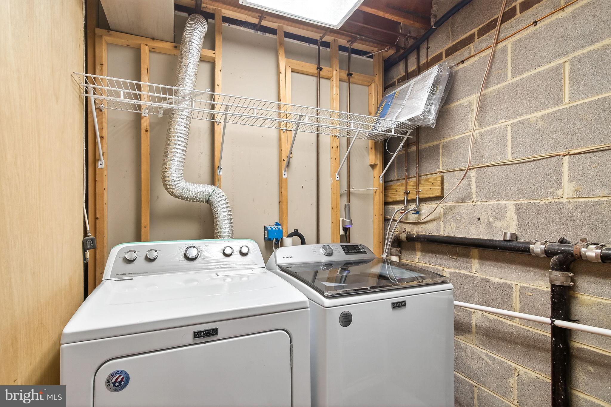 LONDON TOWNE - Residential