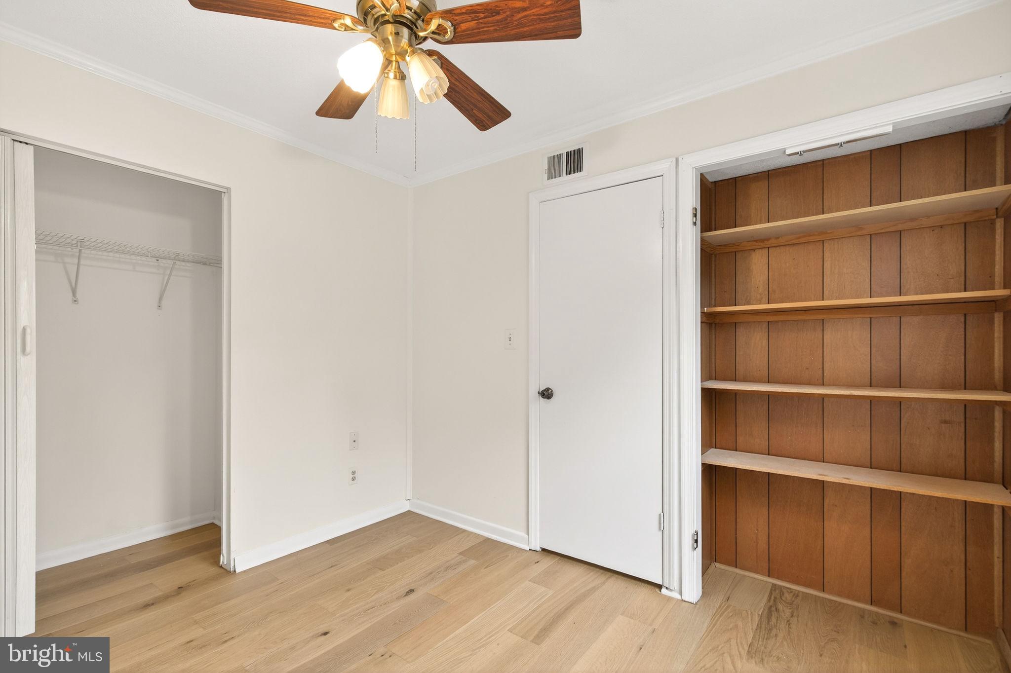 LONDON TOWNE - Residential