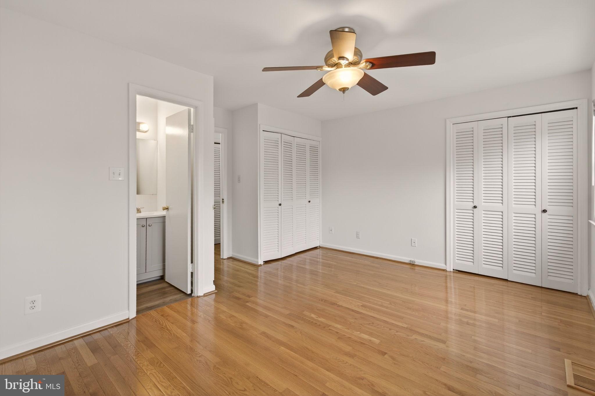 LONDON TOWNE - Residential