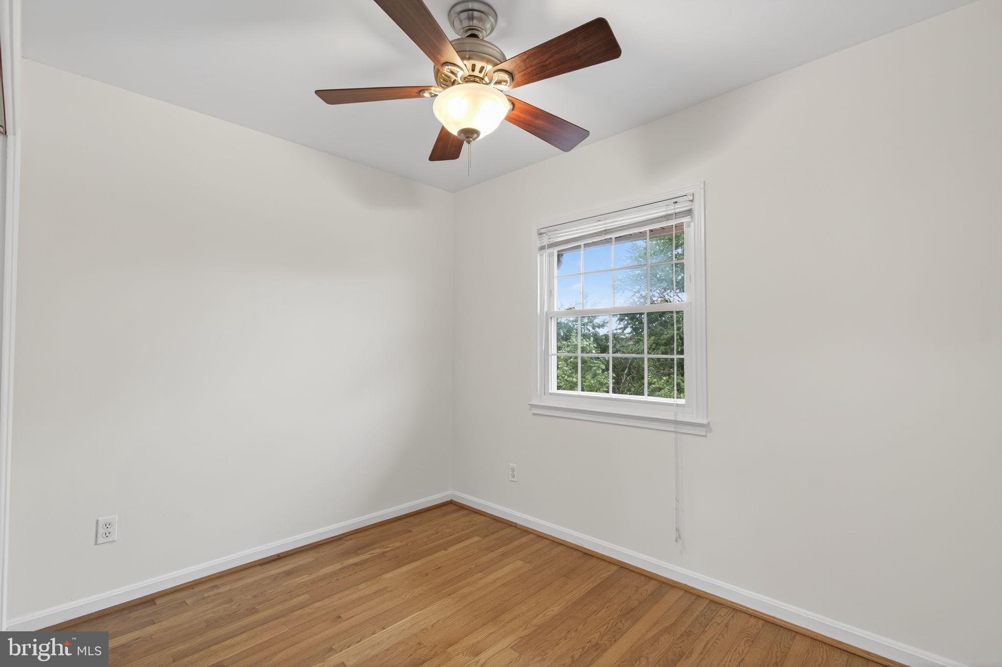 LONDON TOWNE - Residential