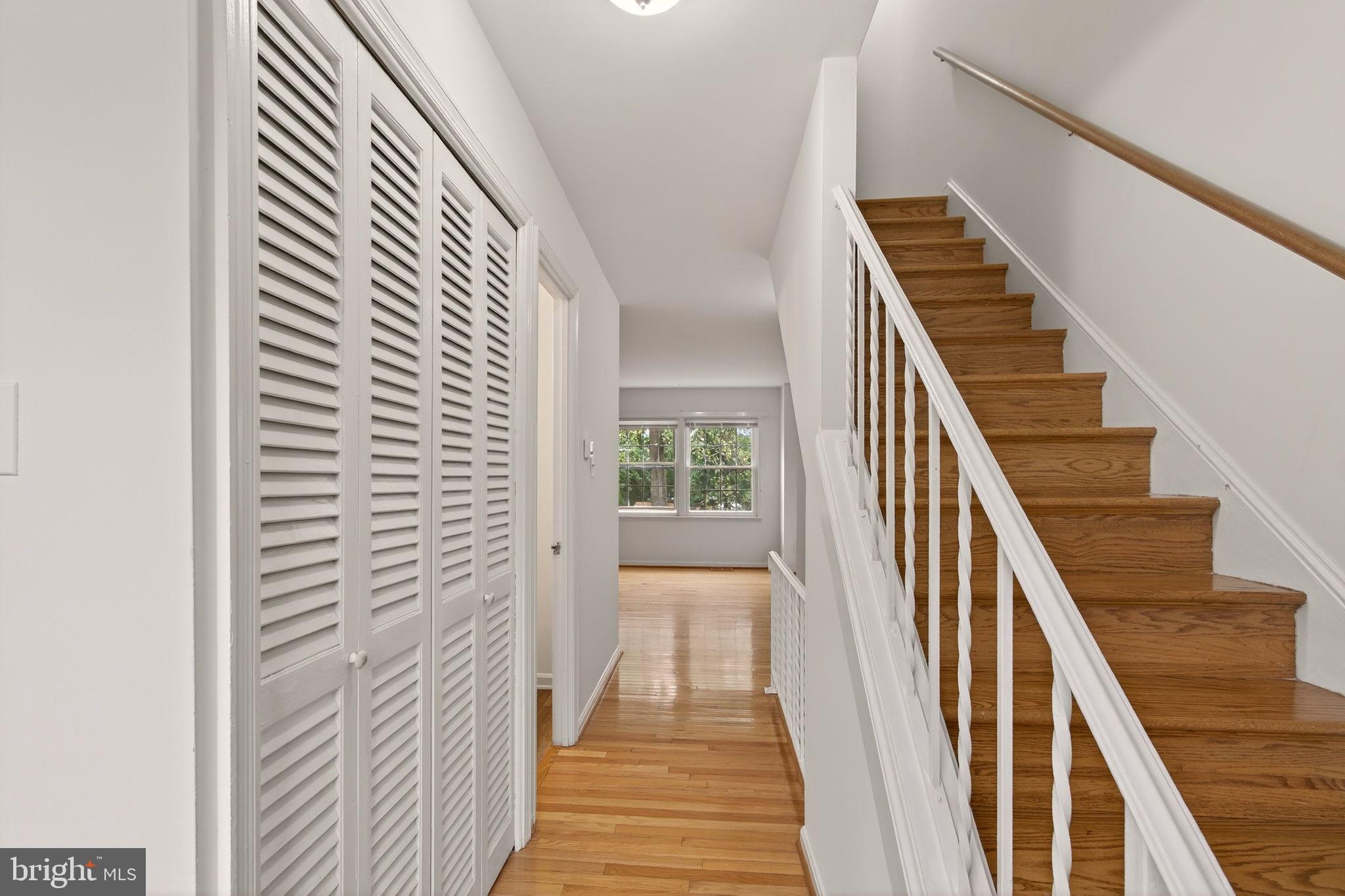 LONDON TOWNE - Residential