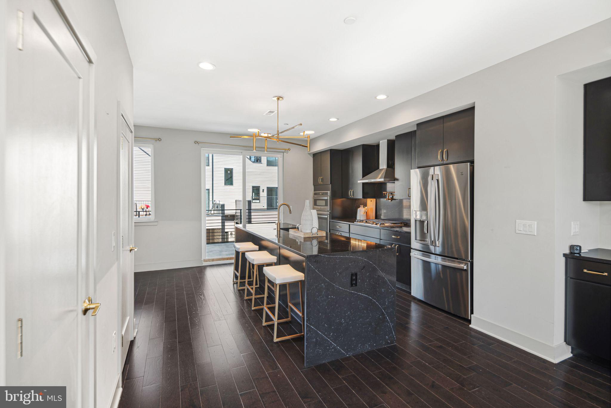 FAIRMOUNT - Residential Lease