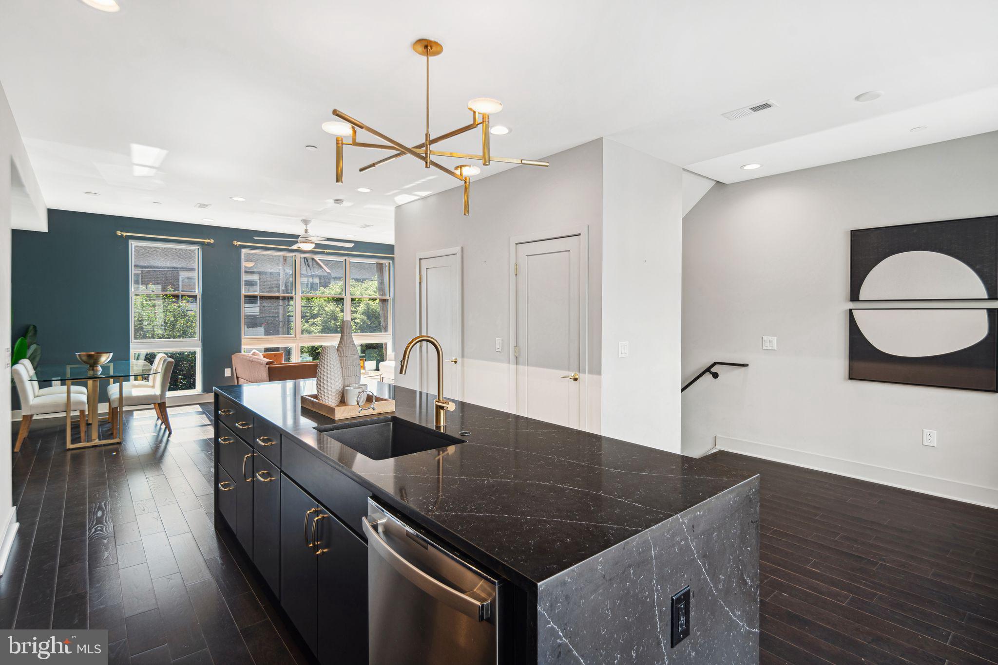 FAIRMOUNT - Residential Lease