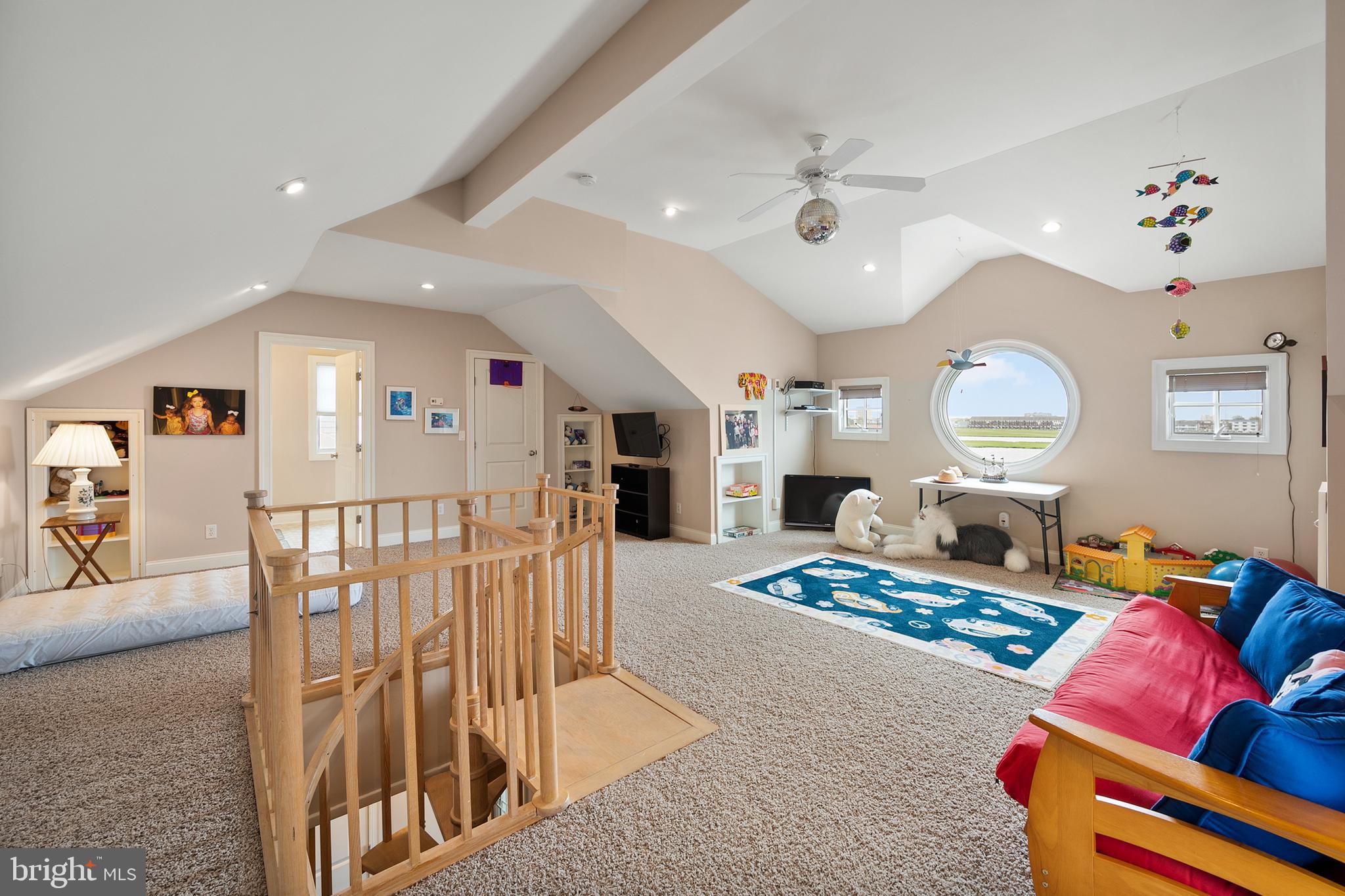 CAINE KEYS II EXT - Residential