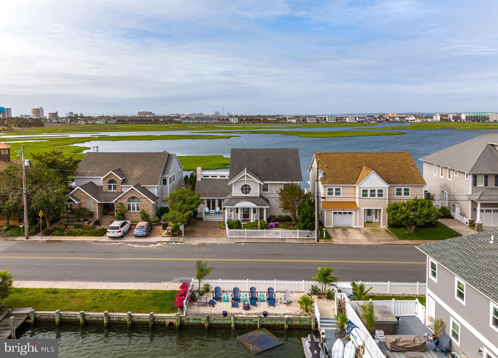 CAINE KEYS II EXT - Residential