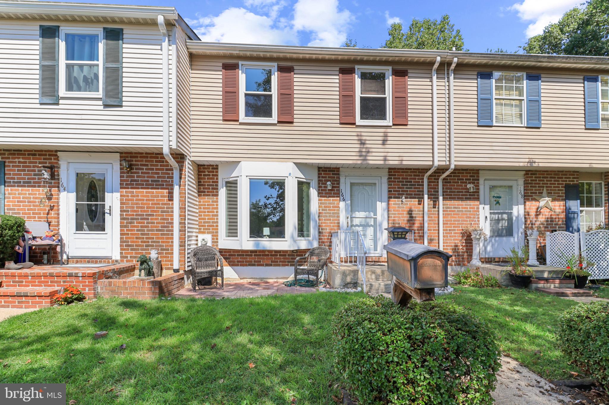 SEVEN COURTS - Residential