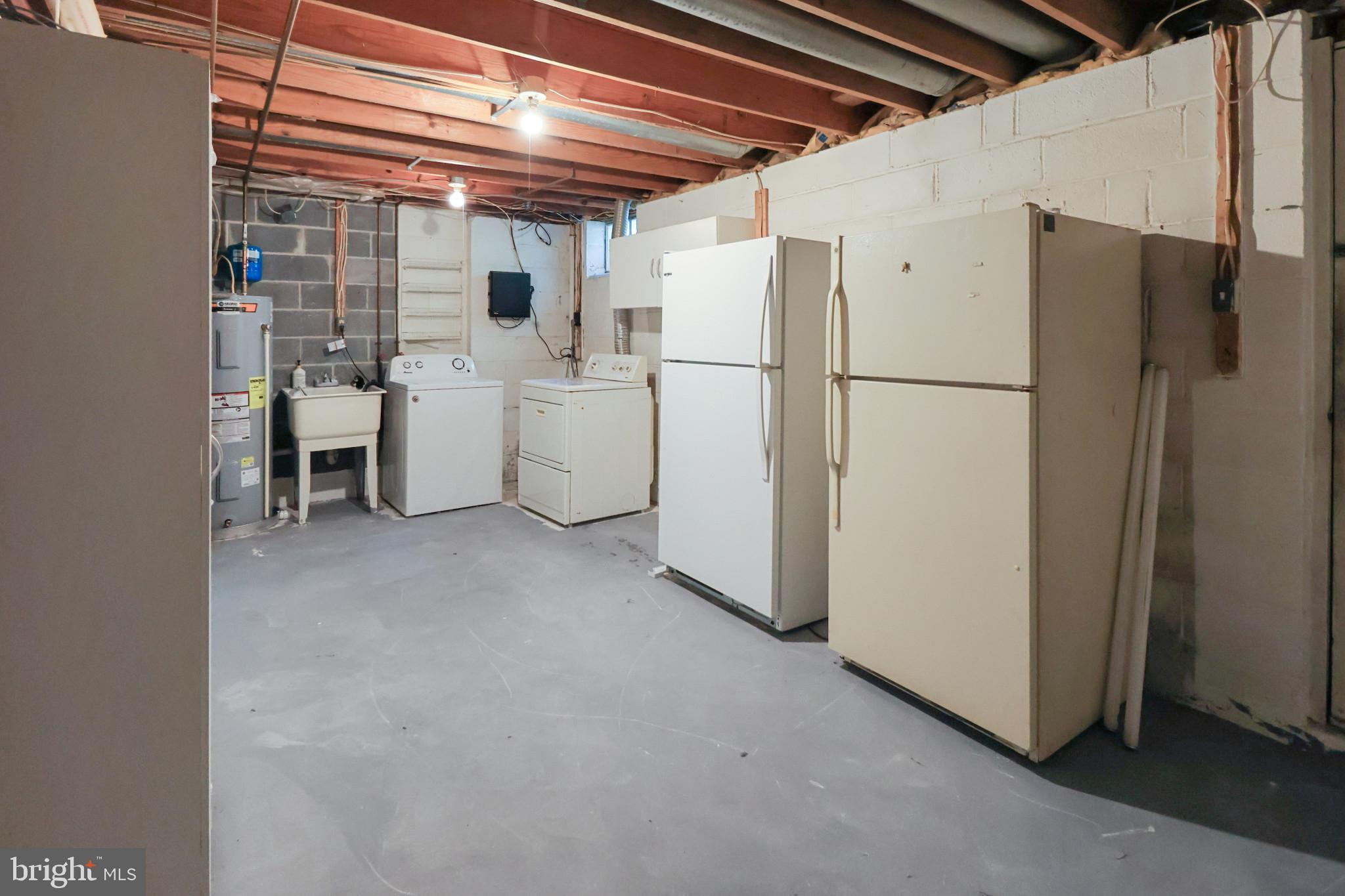 SEVEN COURTS - Residential