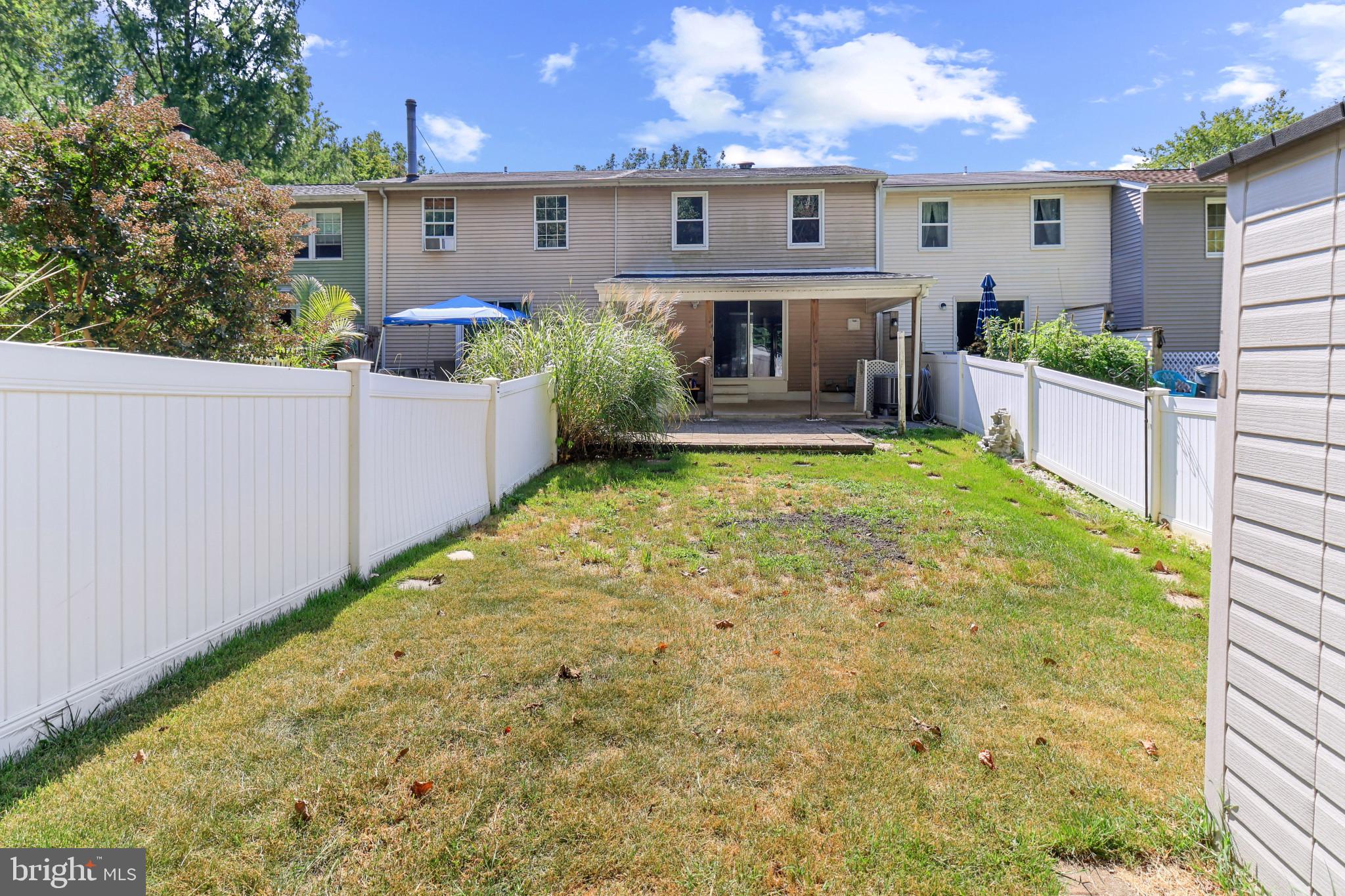 SEVEN COURTS - Residential