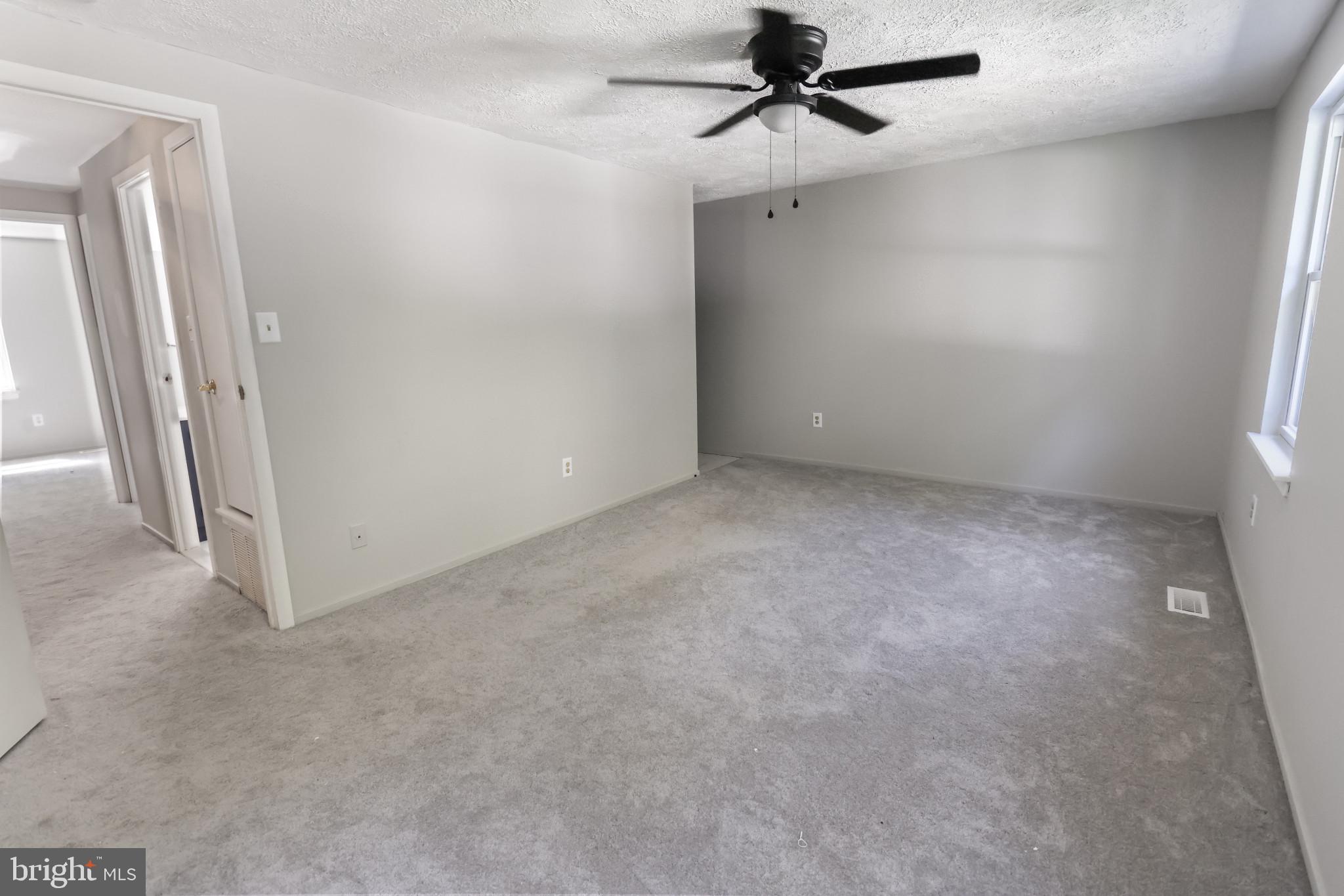 SEVEN COURTS - Residential