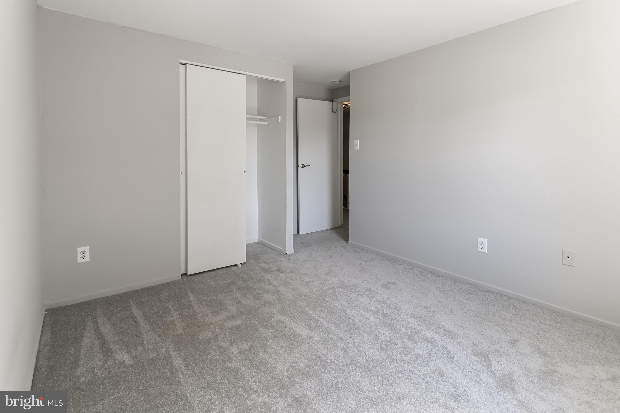 SEVEN COURTS - Residential