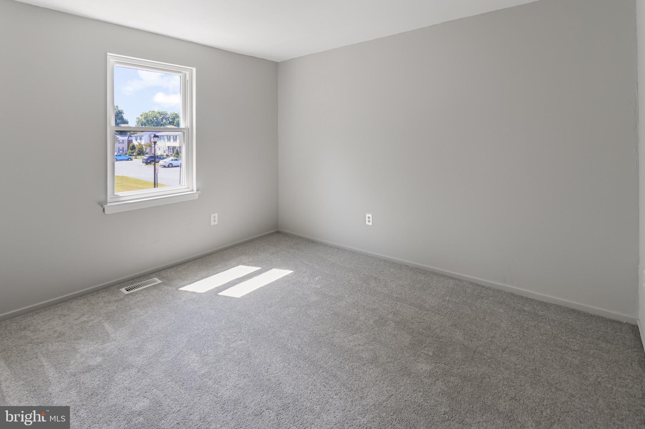 SEVEN COURTS - Residential