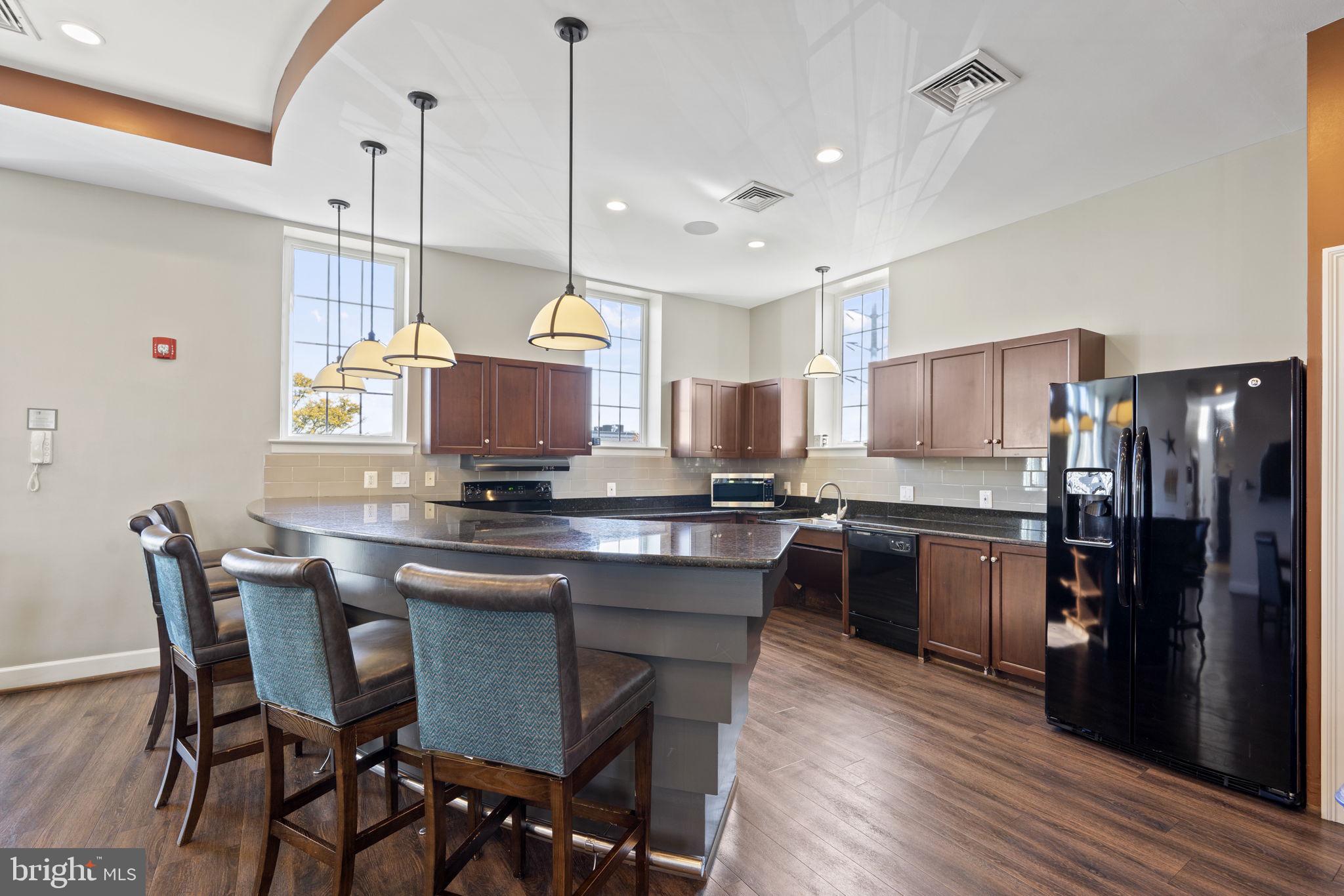 WEST VILLAGE OF SHIRLINGTON - Residential