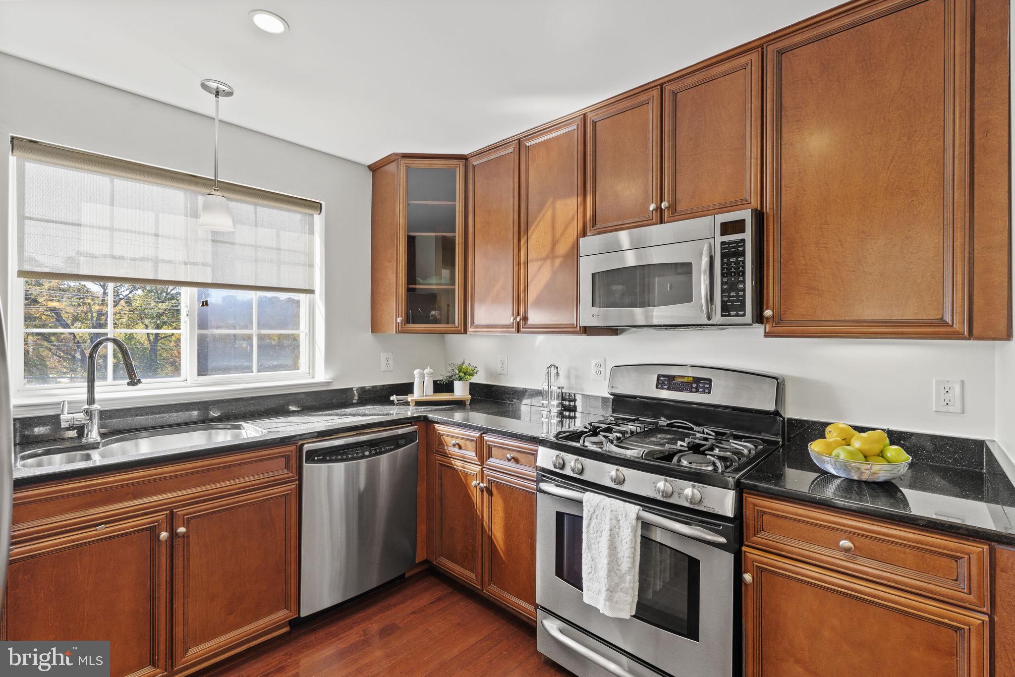 WEST VILLAGE OF SHIRLINGTON - Residential