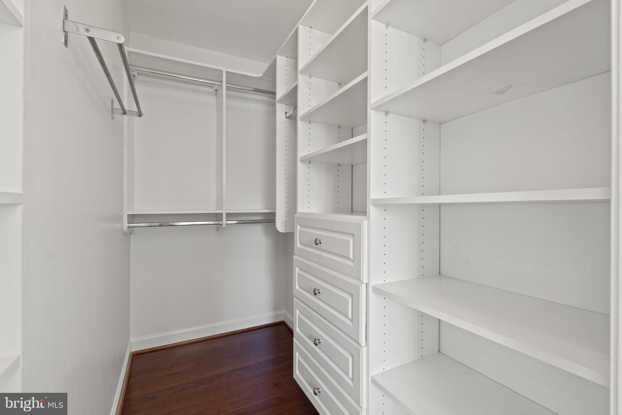 WEST VILLAGE OF SHIRLINGTON - Residential