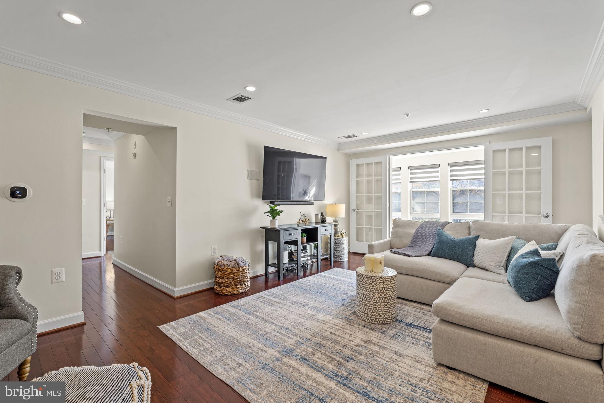 WEST VILLAGE OF SHIRLINGTON - Residential