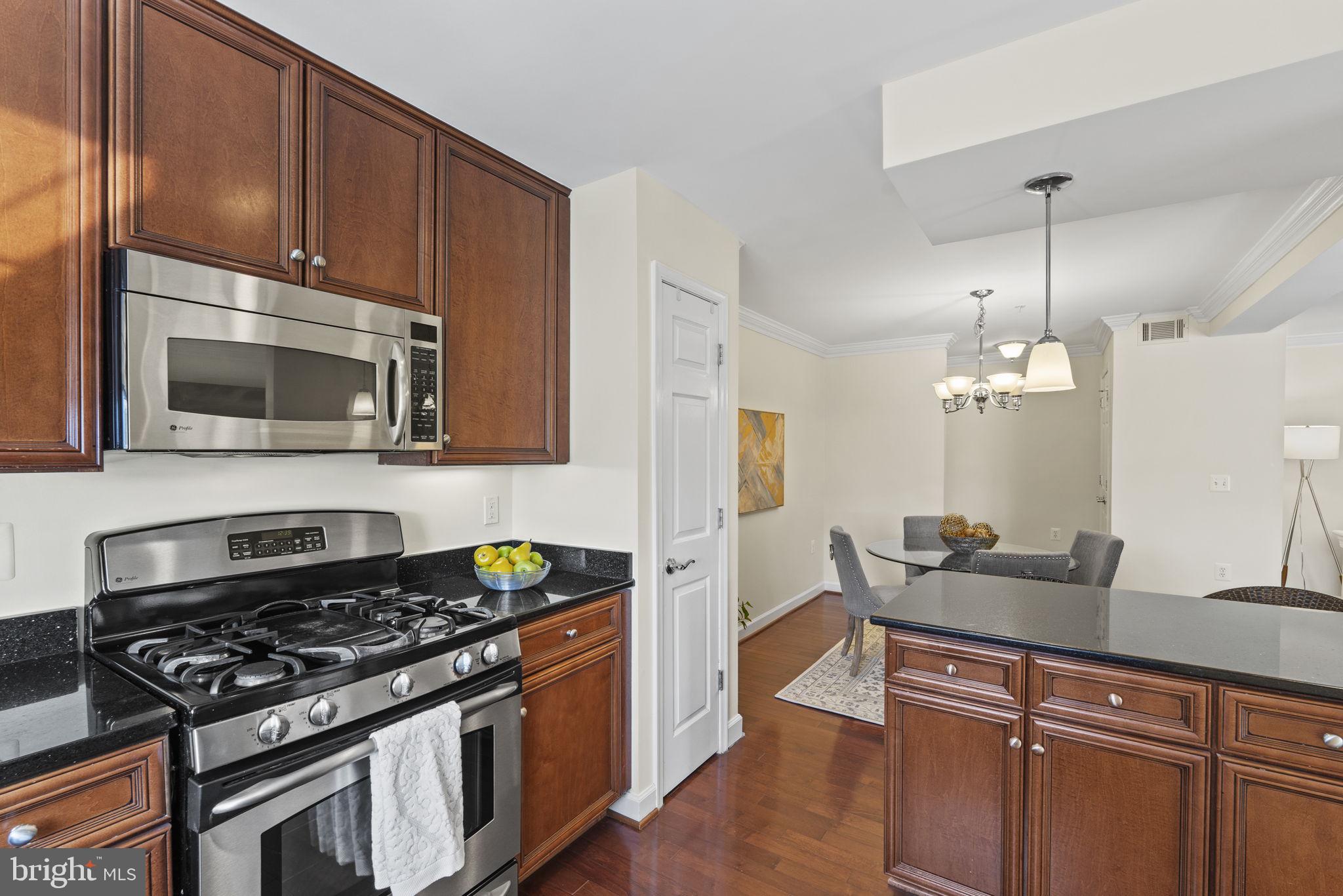 WEST VILLAGE OF SHIRLINGTON - Residential