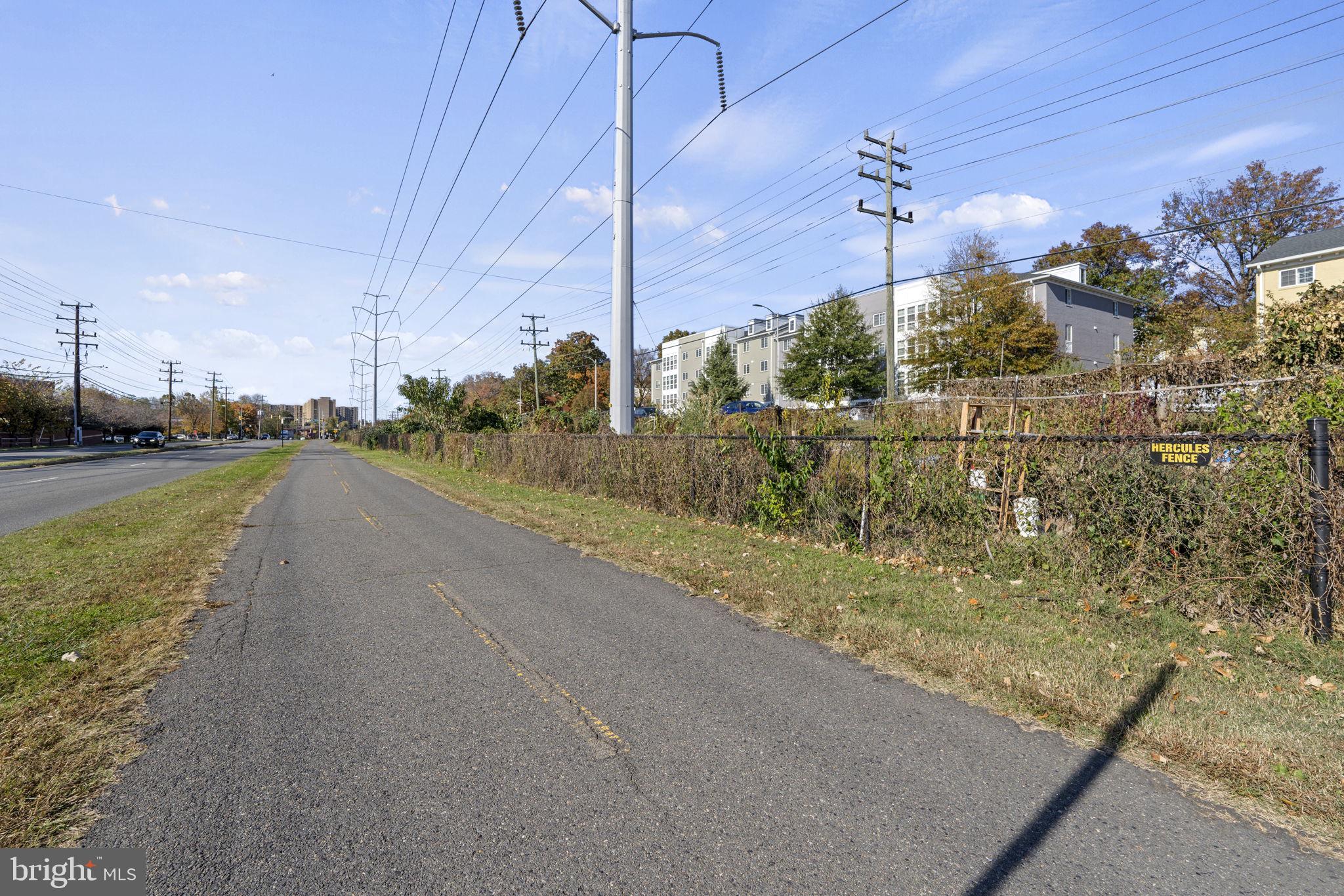 WEST VILLAGE OF SHIRLINGTON - Residential