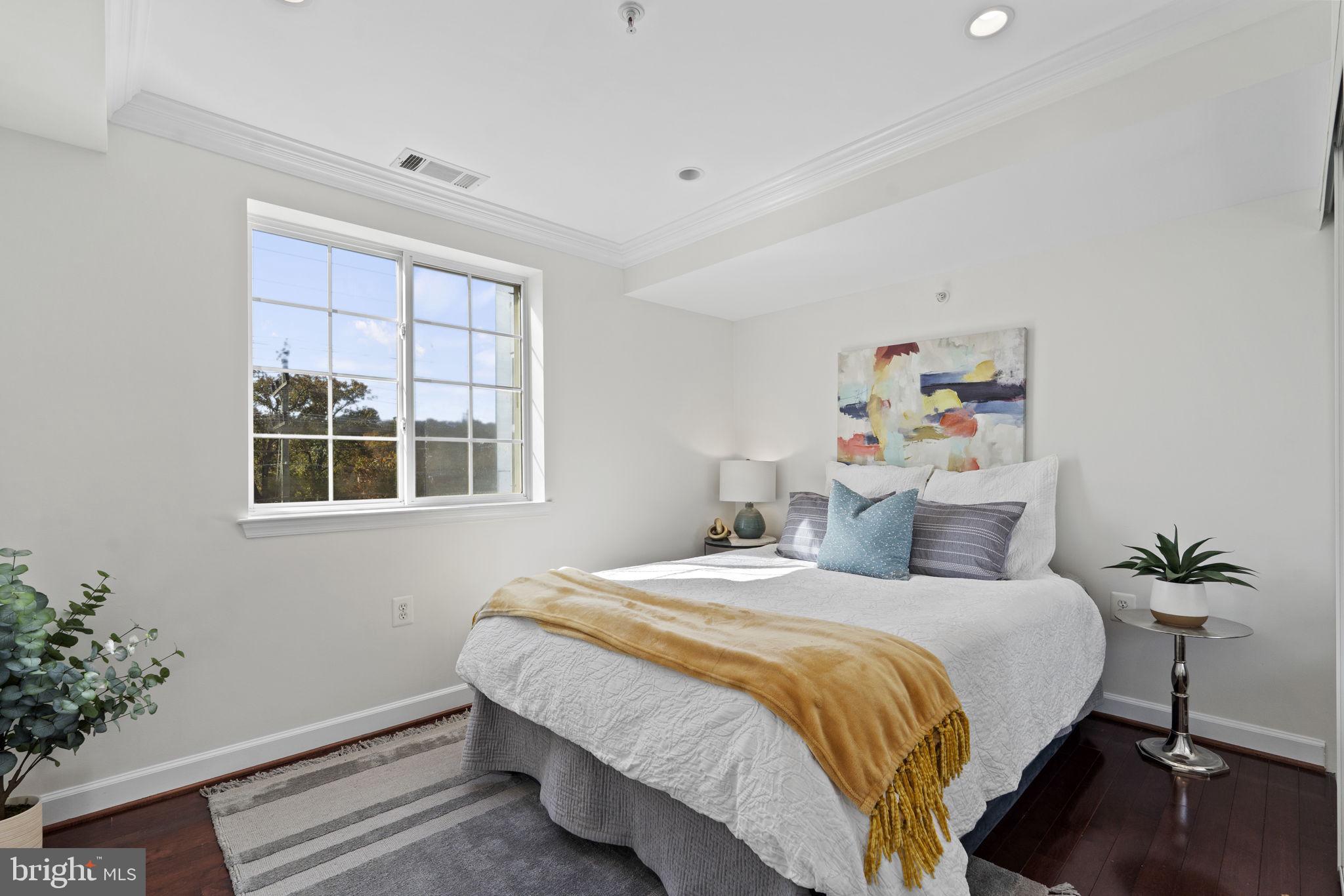 WEST VILLAGE OF SHIRLINGTON - Residential