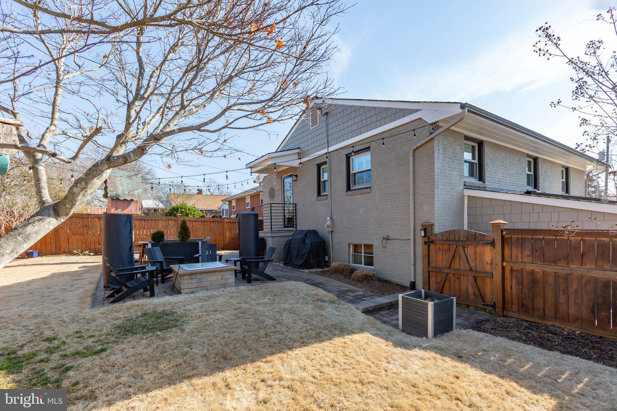 NORMANDY VILLAGE - Residential