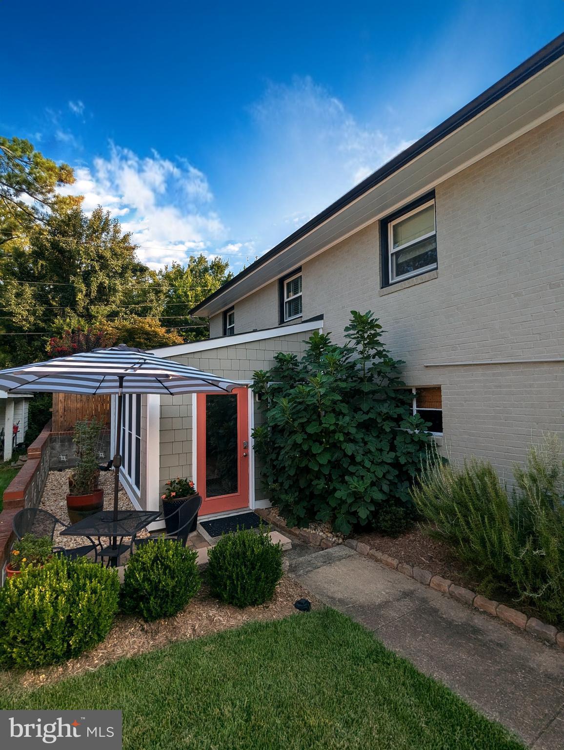 NORMANDY VILLAGE - Residential