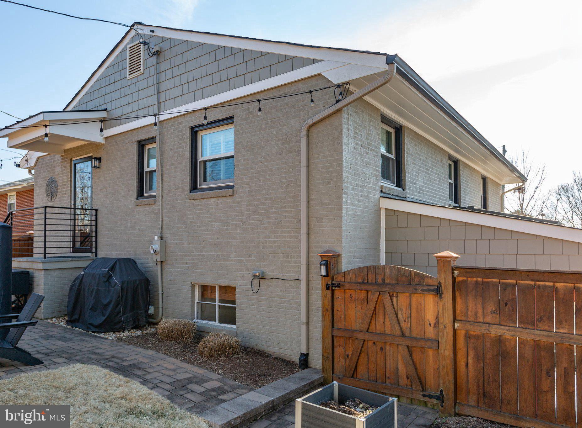 NORMANDY VILLAGE - Residential