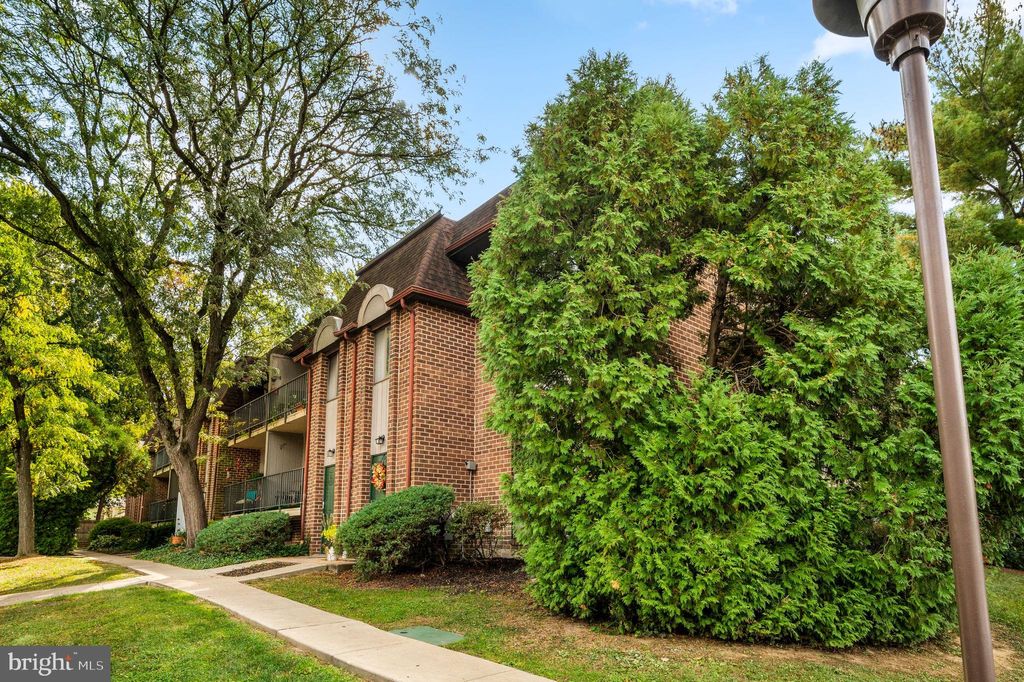 Photo of 830 Putnam Boulevard #UNIT B, WALLINGFORD, PA 19086 (MLS # PADE2094754)