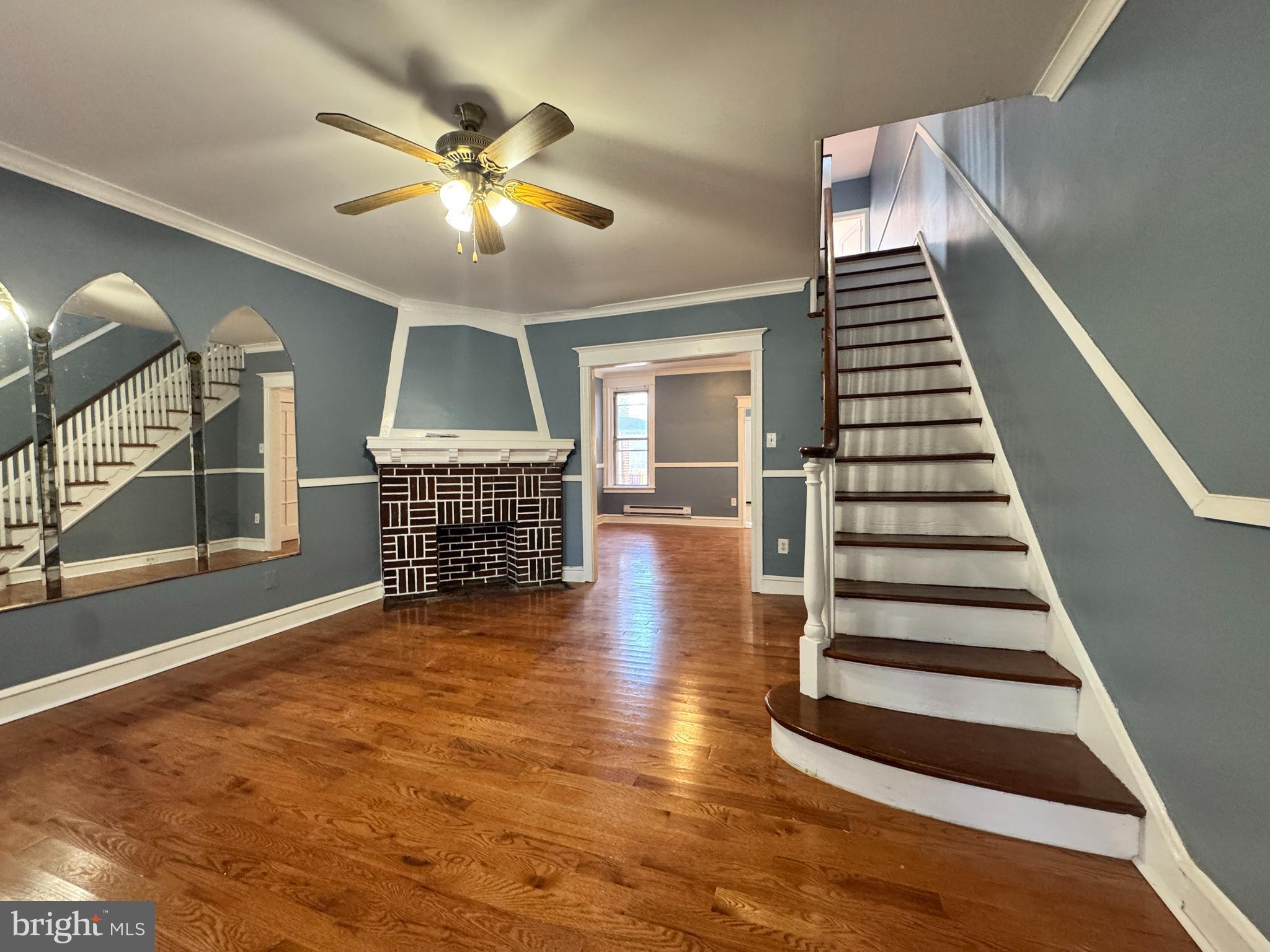 LAWNCREST - Residential Lease