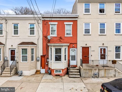 Townhouse For Sale - 618 West Street<br/> CAMDEN, NJ 08103