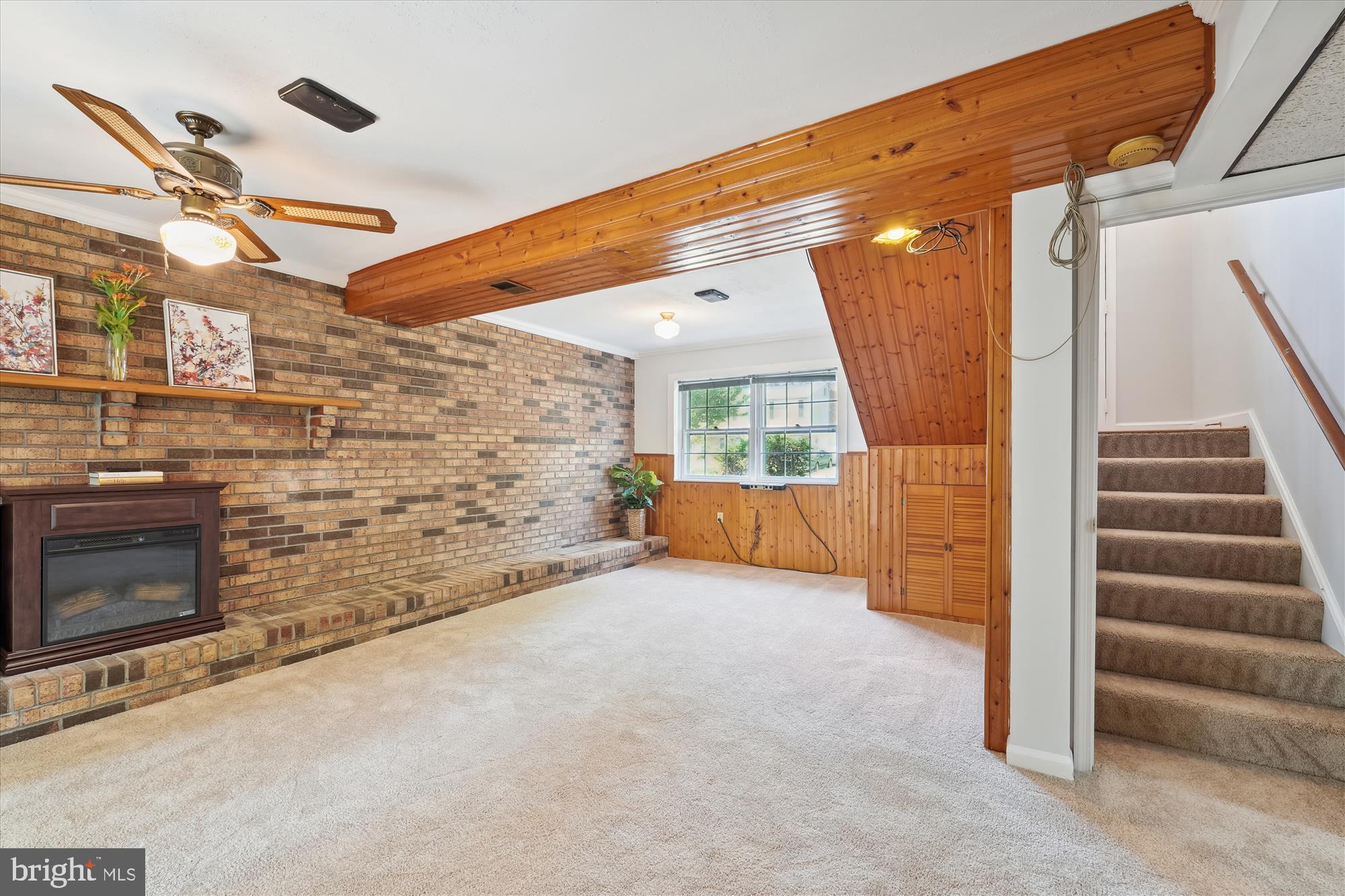 FOX RUN ESTATES - Residential