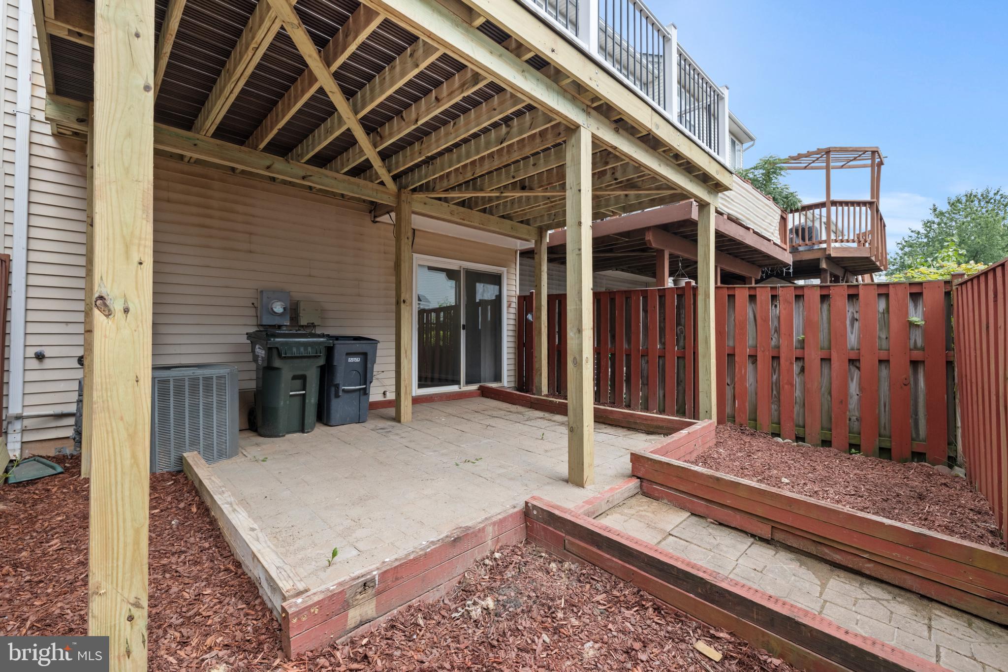 MCNAIR FARMS LANDBAY - Residential Lease