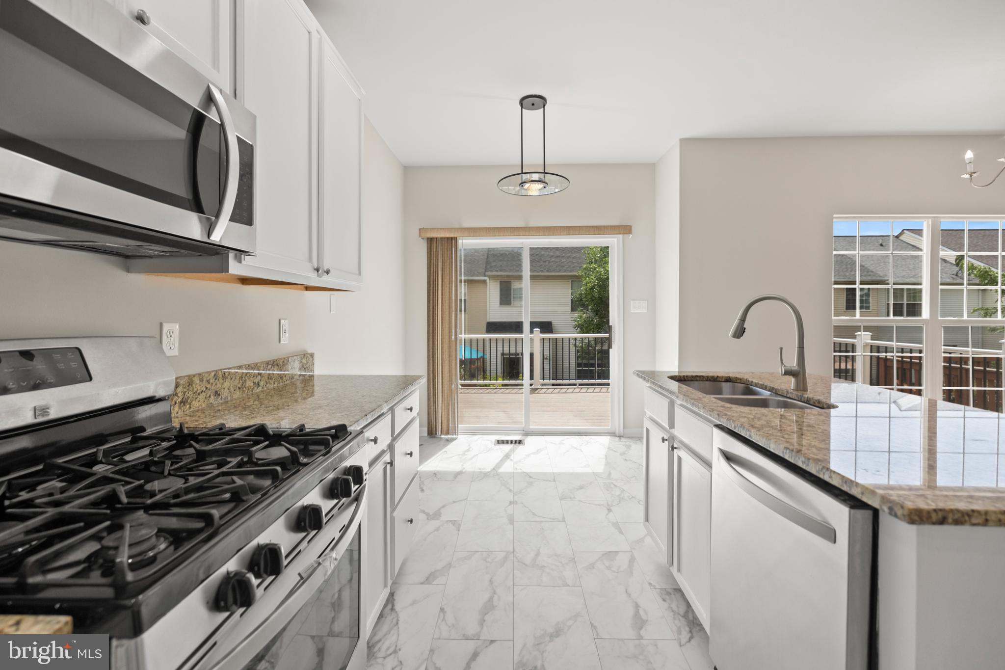 MCNAIR FARMS LANDBAY - Residential Lease