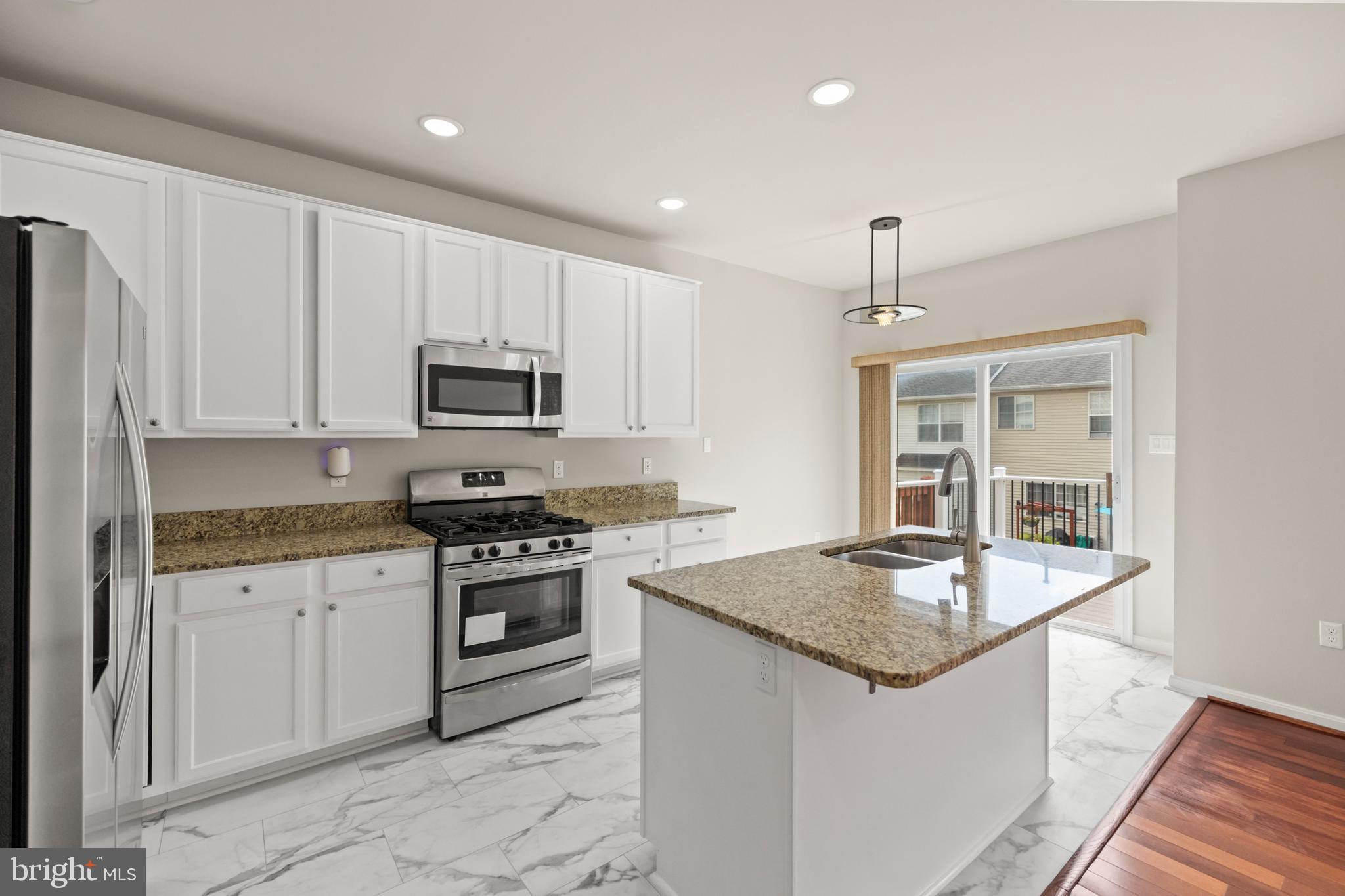 MCNAIR FARMS LANDBAY - Residential Lease