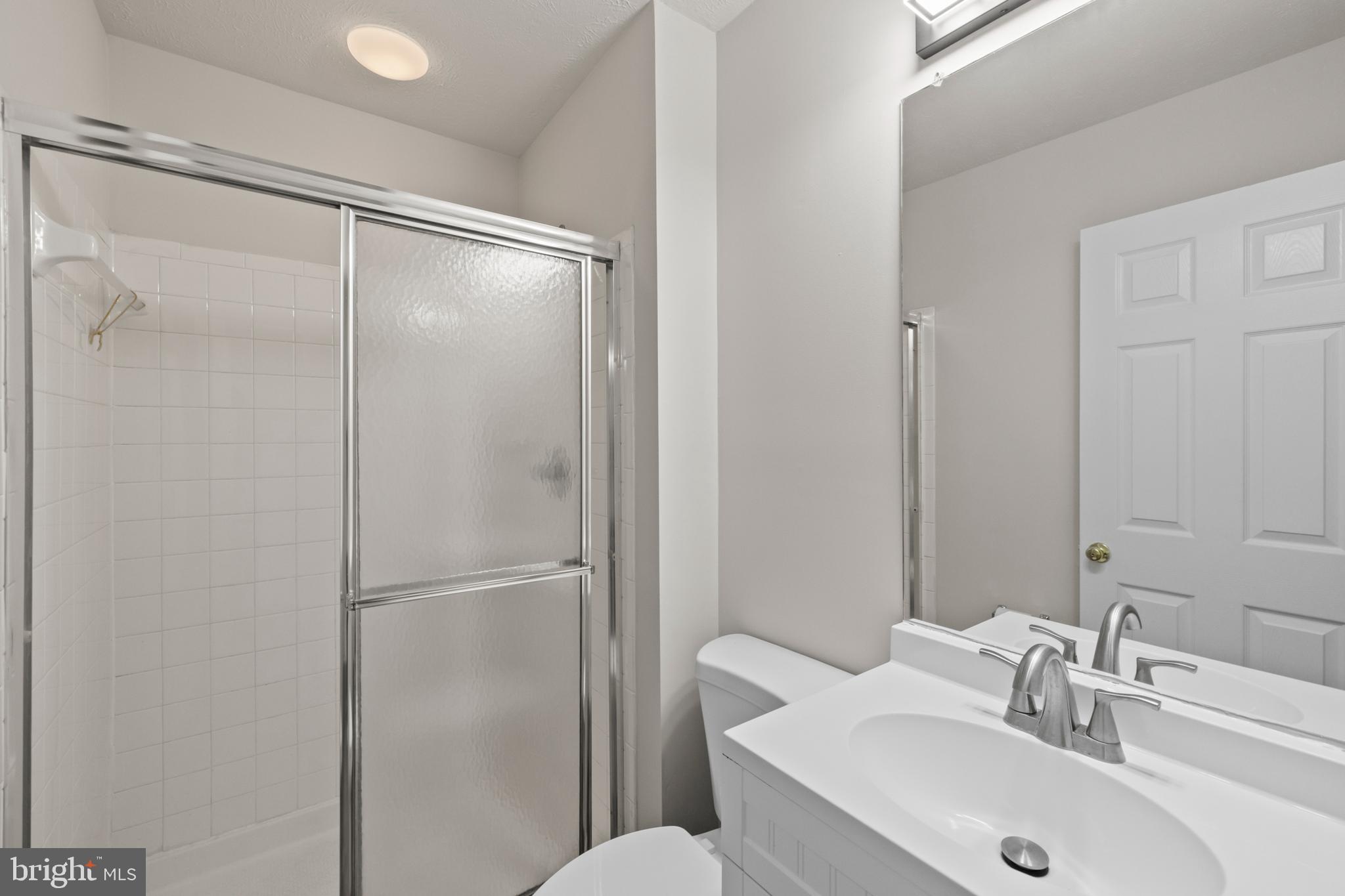 MCNAIR FARMS LANDBAY - Residential Lease