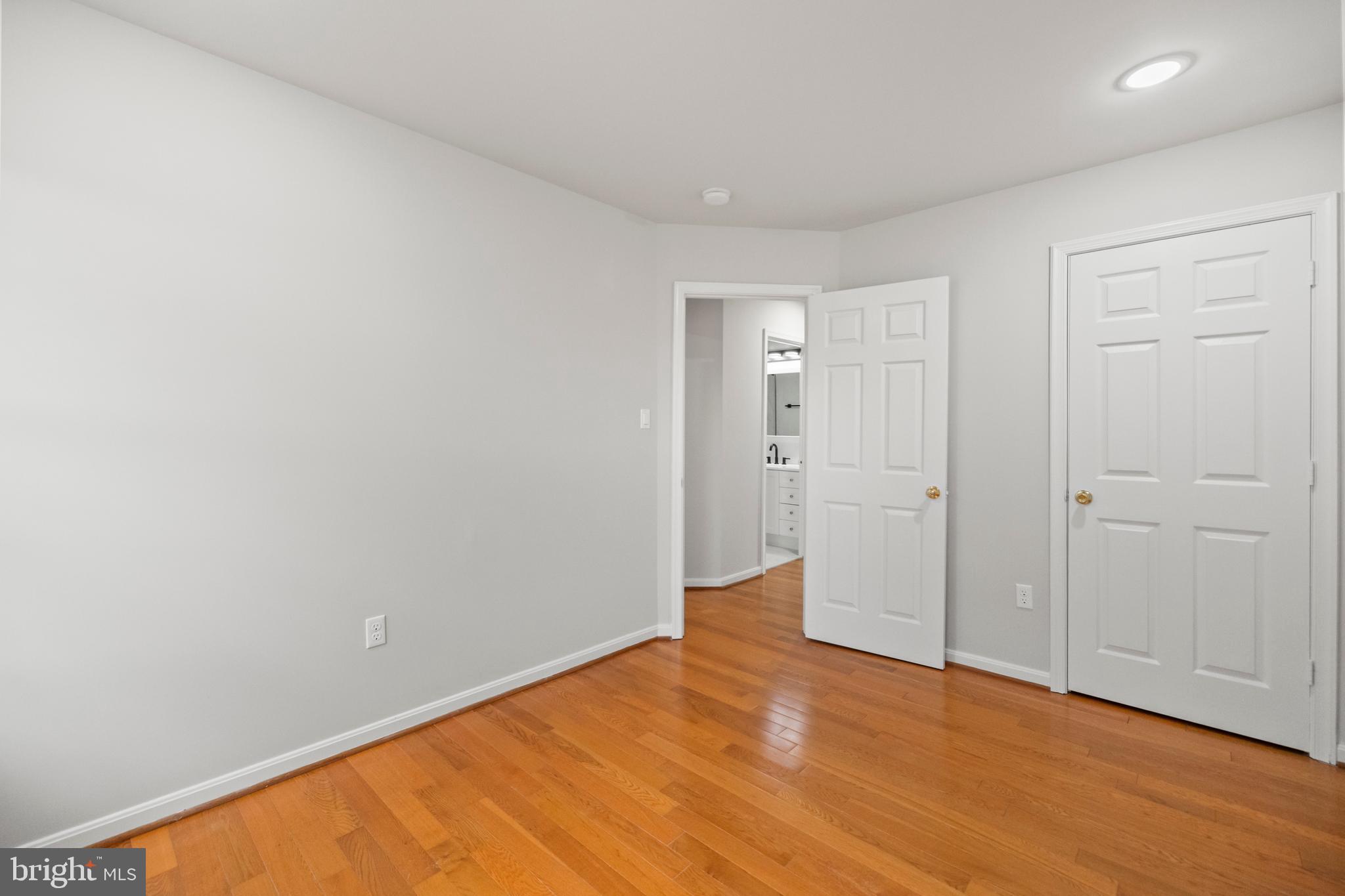 MCNAIR FARMS LANDBAY - Residential Lease