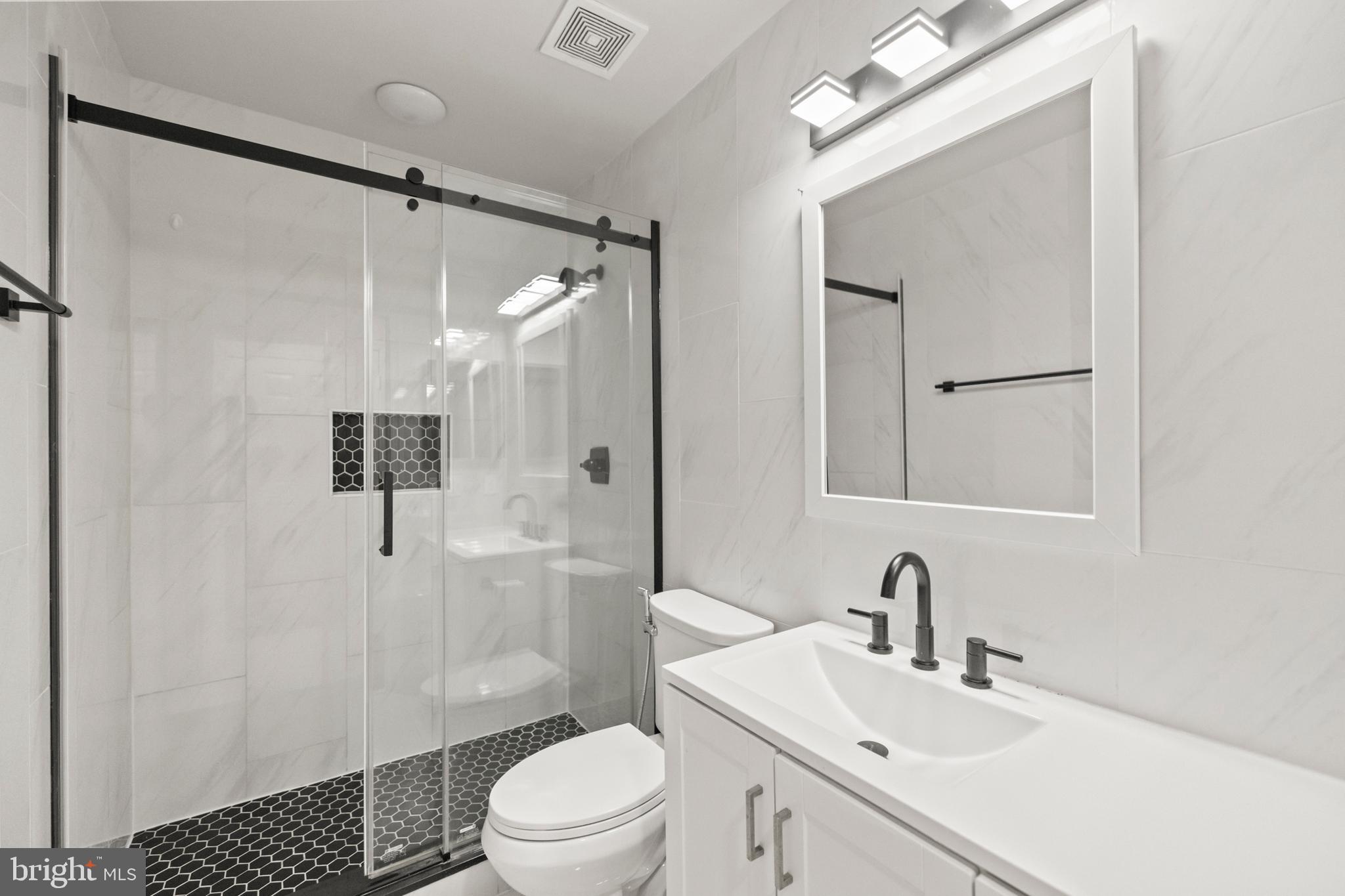 MCNAIR FARMS LANDBAY - Residential Lease