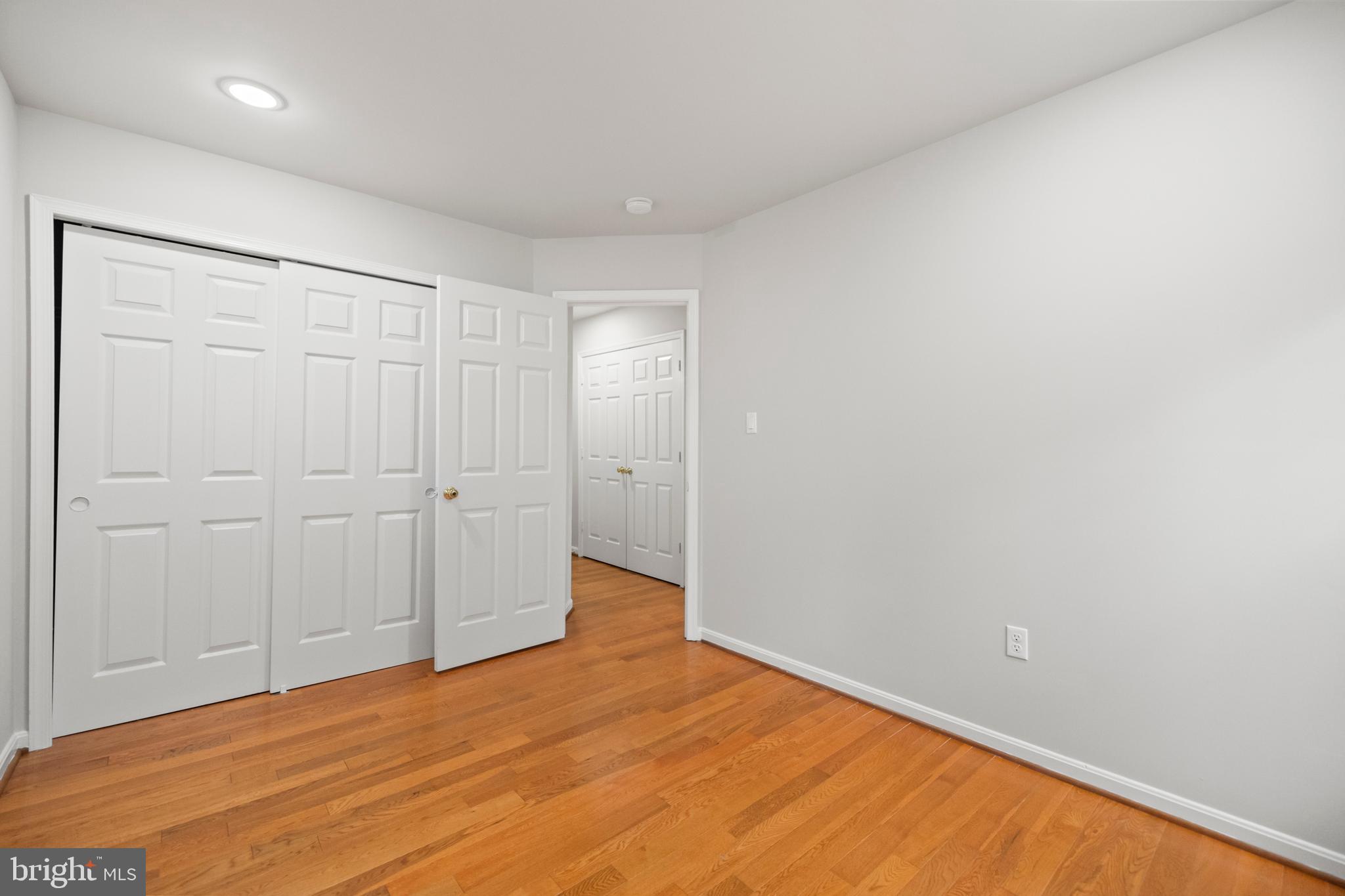 MCNAIR FARMS LANDBAY - Residential Lease