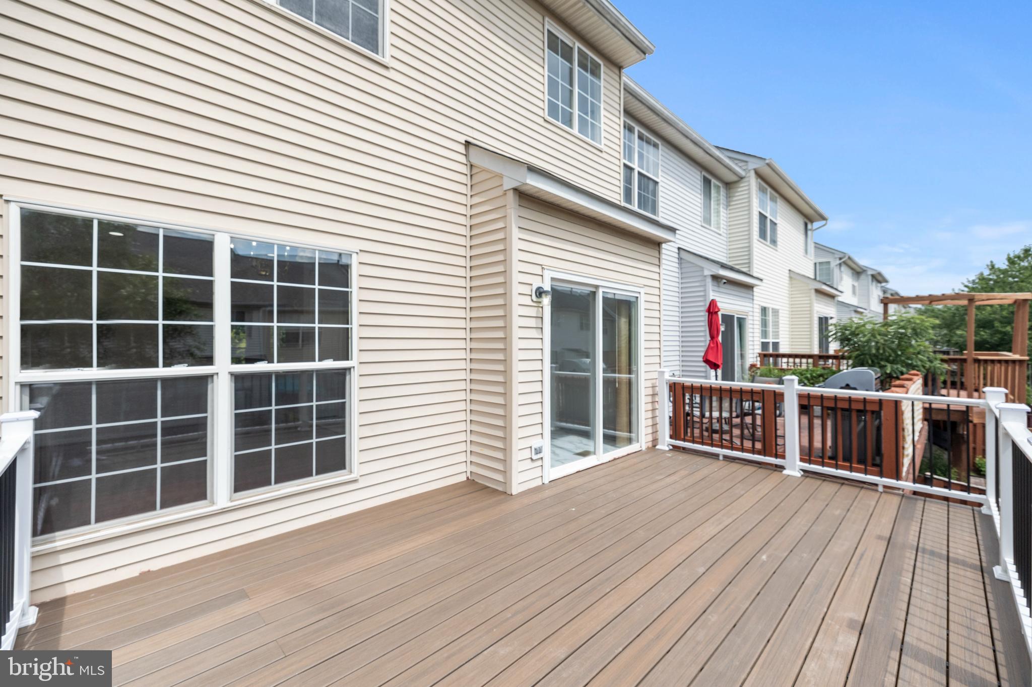 MCNAIR FARMS LANDBAY - Residential Lease