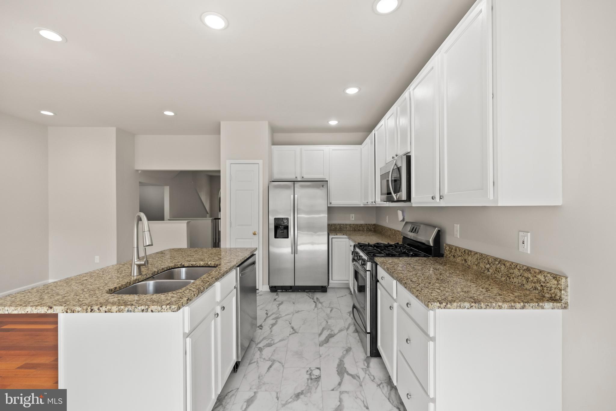 MCNAIR FARMS LANDBAY - Residential Lease