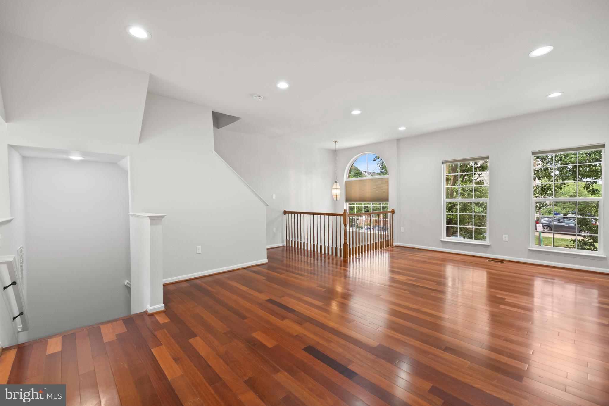 MCNAIR FARMS LANDBAY - Residential Lease