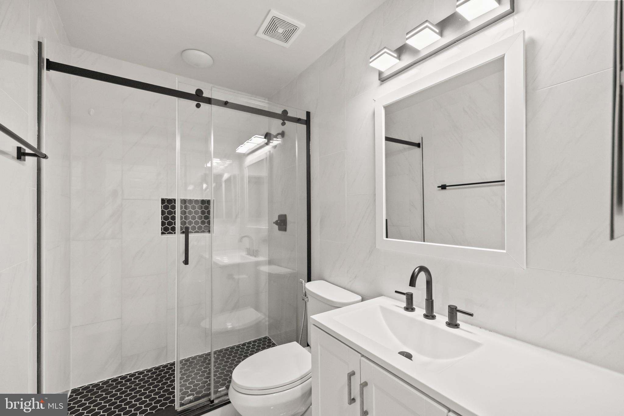 MCNAIR FARMS LANDBAY - Residential Lease