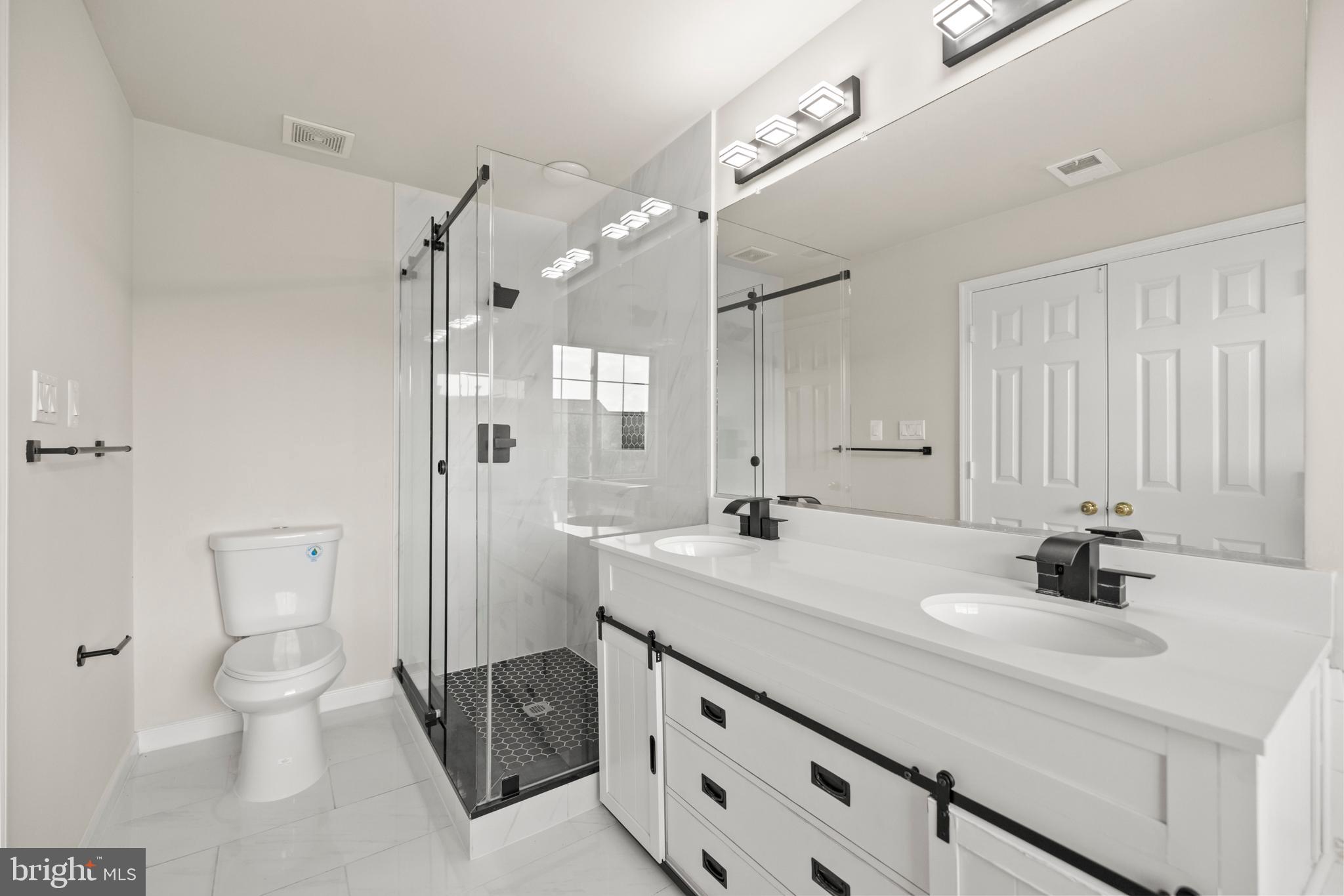 MCNAIR FARMS LANDBAY - Residential Lease