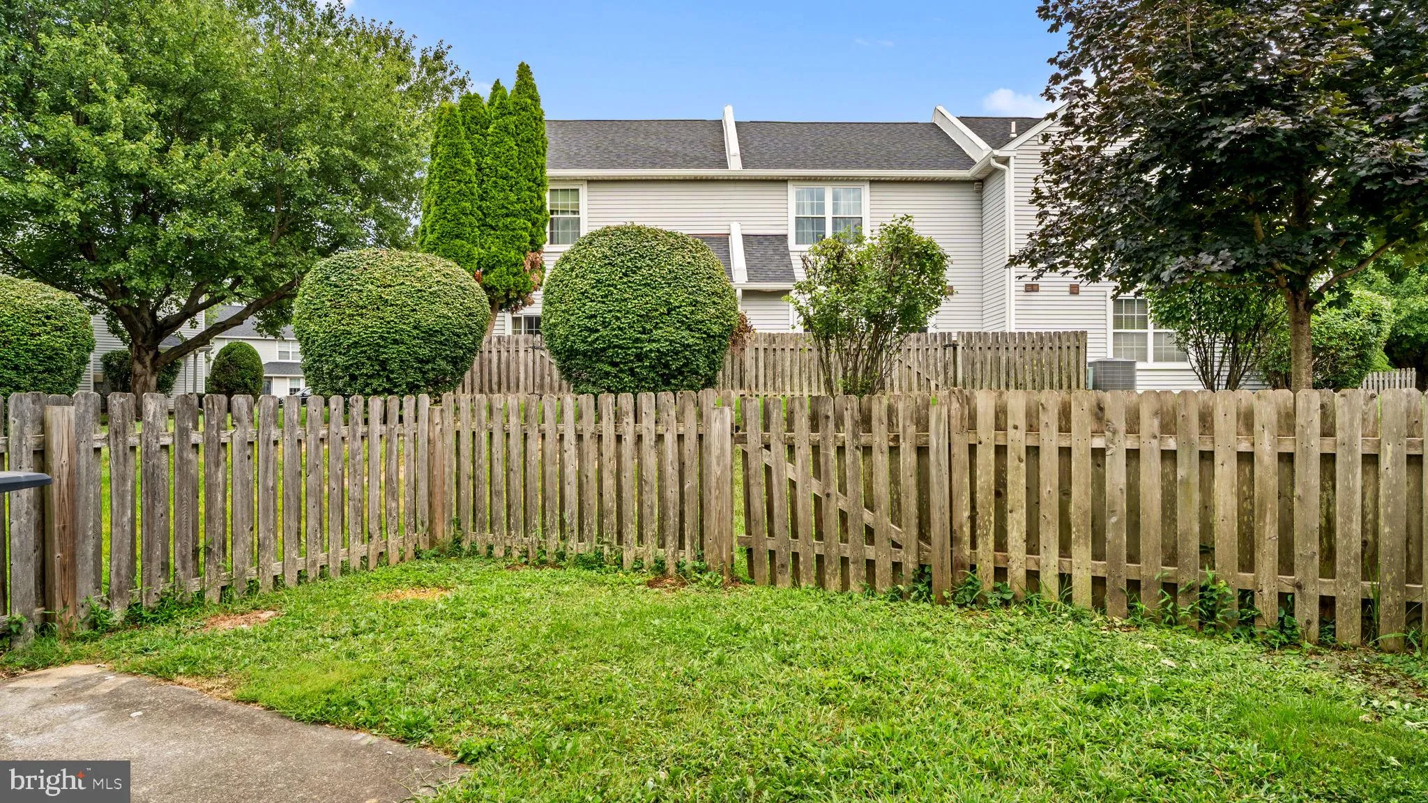 Newtown, Pennsylvania 18940, United States, 2 Bedrooms Bedrooms, ,3 BathroomsBathrooms,Residential,Pending,192517