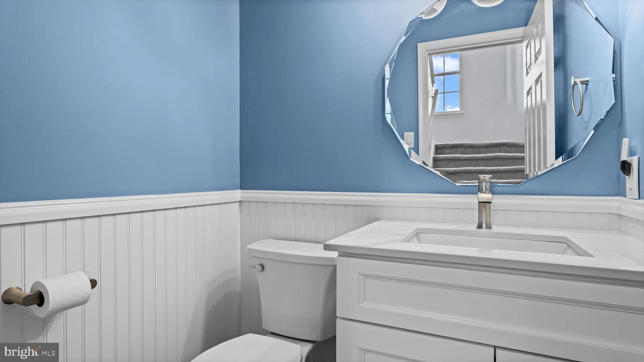 Newtown, Pennsylvania 18940, United States, 2 Bedrooms Bedrooms, ,3 BathroomsBathrooms,Residential,Pending,192517