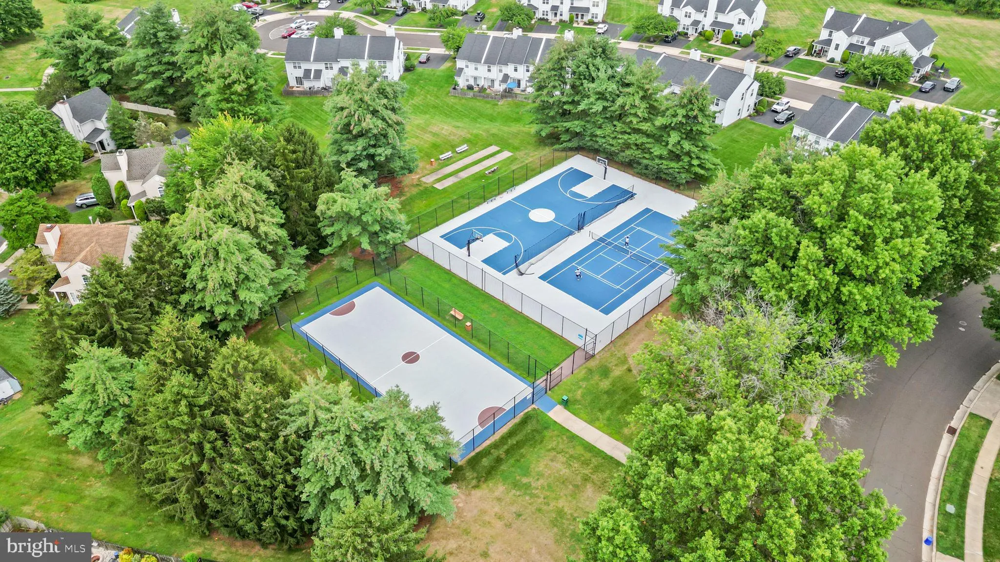 Newtown, Pennsylvania 18940, United States, 2 Bedrooms Bedrooms, ,3 BathroomsBathrooms,Residential,Pending,192517