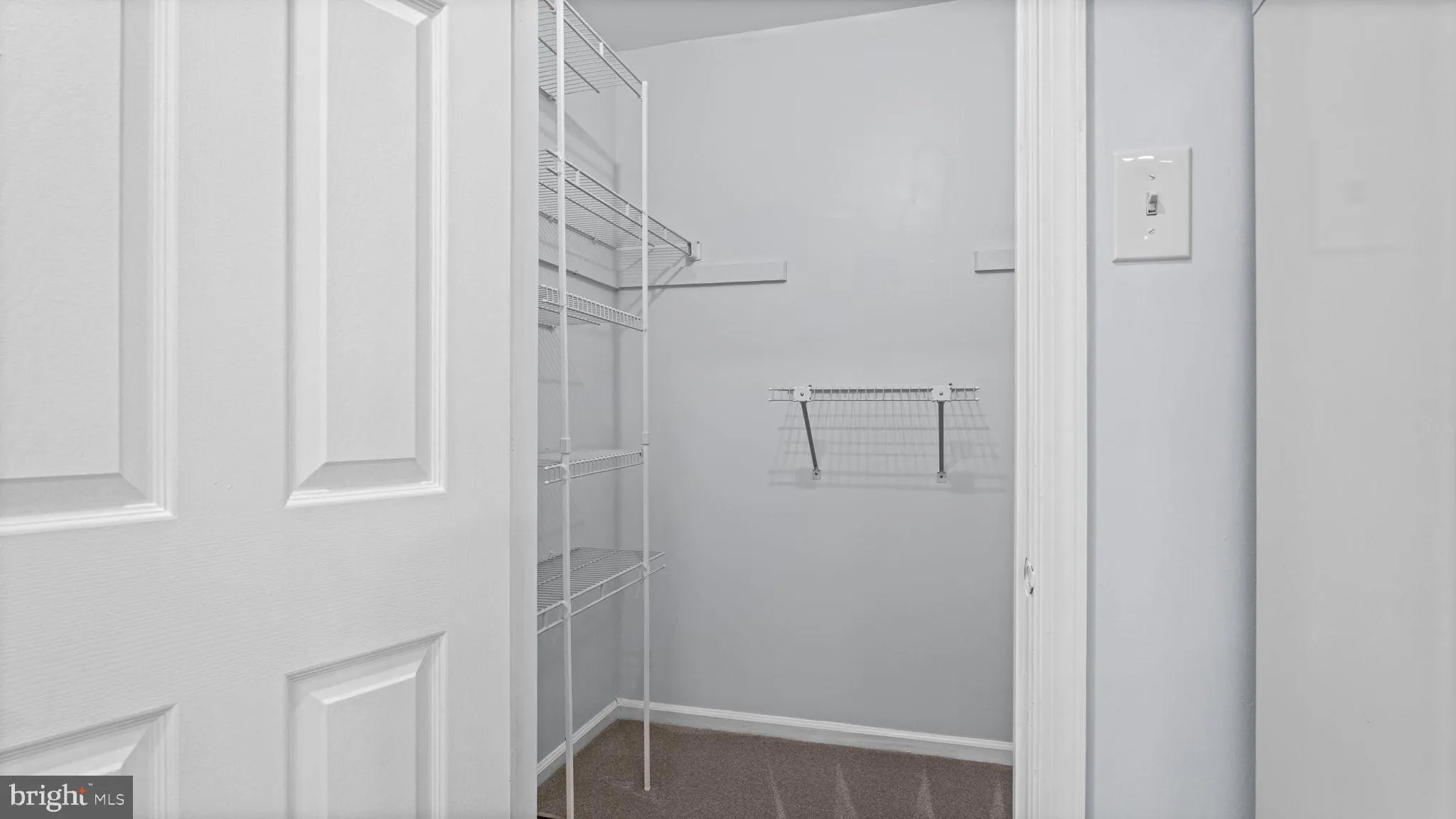 Newtown, Pennsylvania 18940, United States, 2 Bedrooms Bedrooms, ,3 BathroomsBathrooms,Residential,Pending,192517