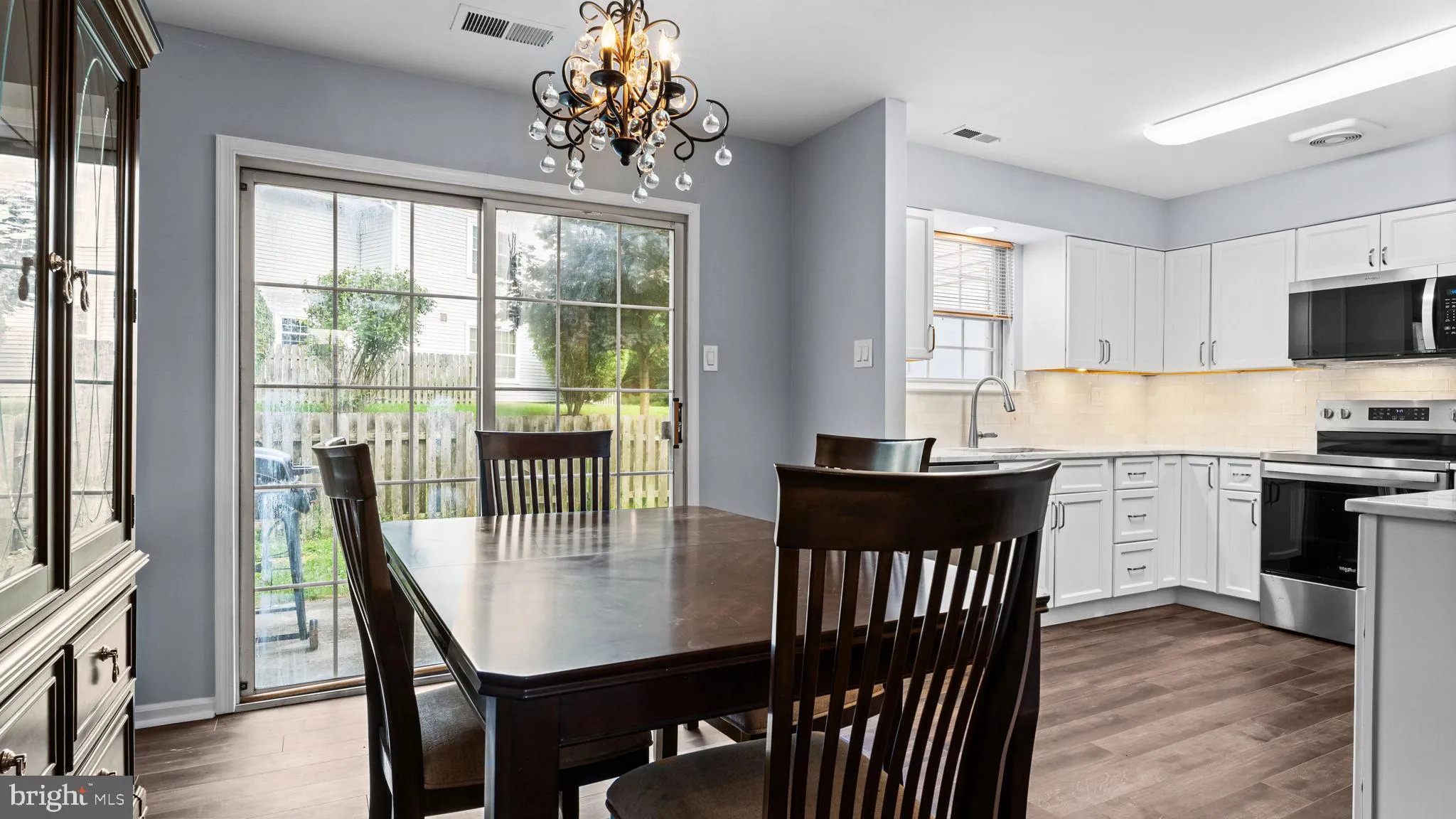 Newtown, Pennsylvania 18940, United States, 2 Bedrooms Bedrooms, ,3 BathroomsBathrooms,Residential,Pending,192517