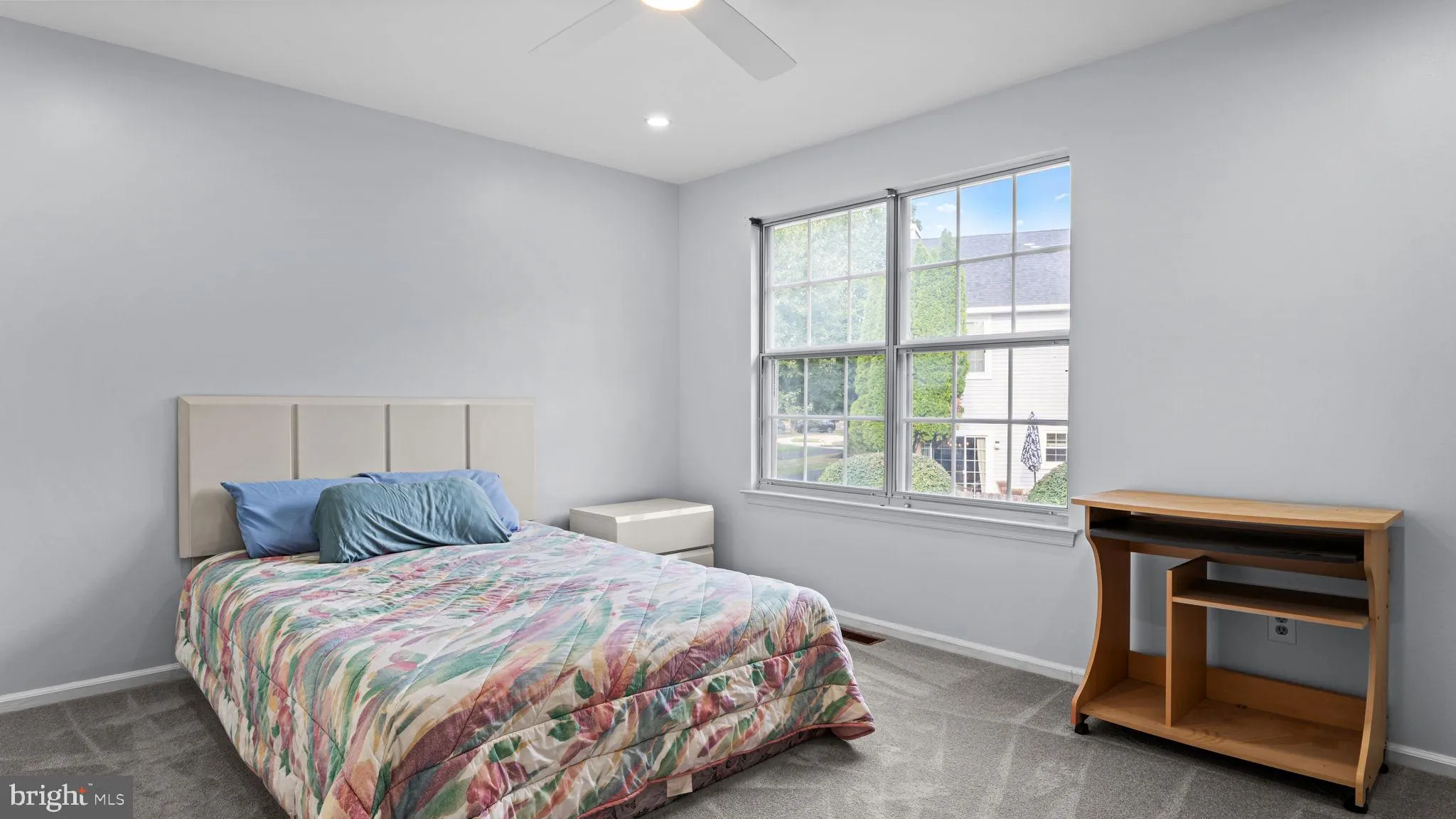 Newtown, Pennsylvania 18940, United States, 2 Bedrooms Bedrooms, ,3 BathroomsBathrooms,Residential,Pending,192517